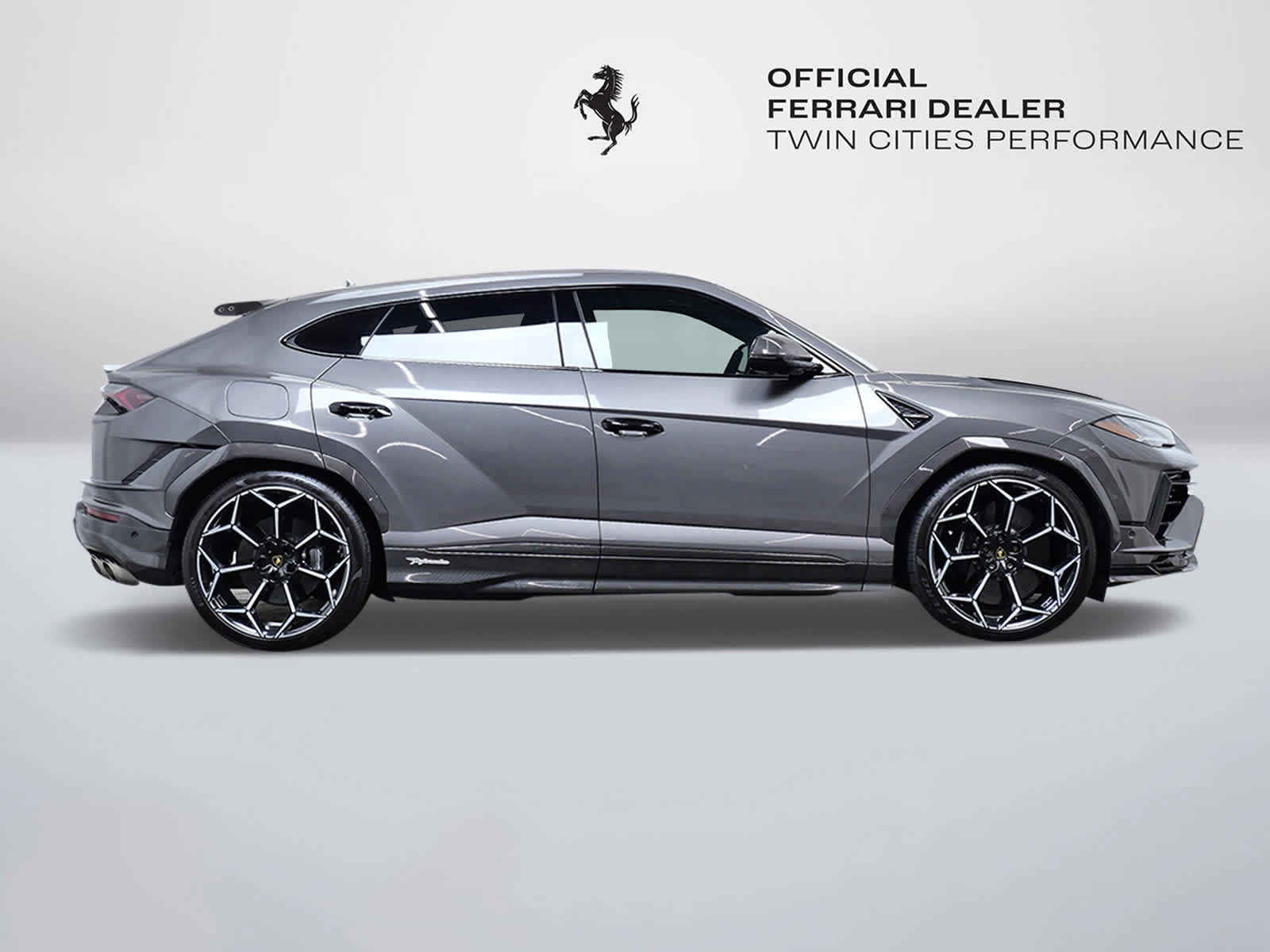 Thumbnail: 2023 Lamborghini Urus - 7