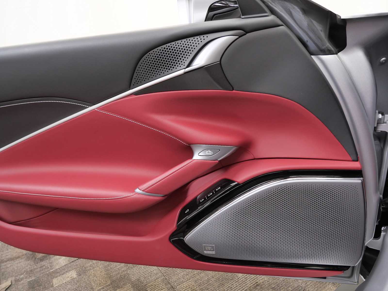 Thumbnail: 2025 Ferrari Roma - 30