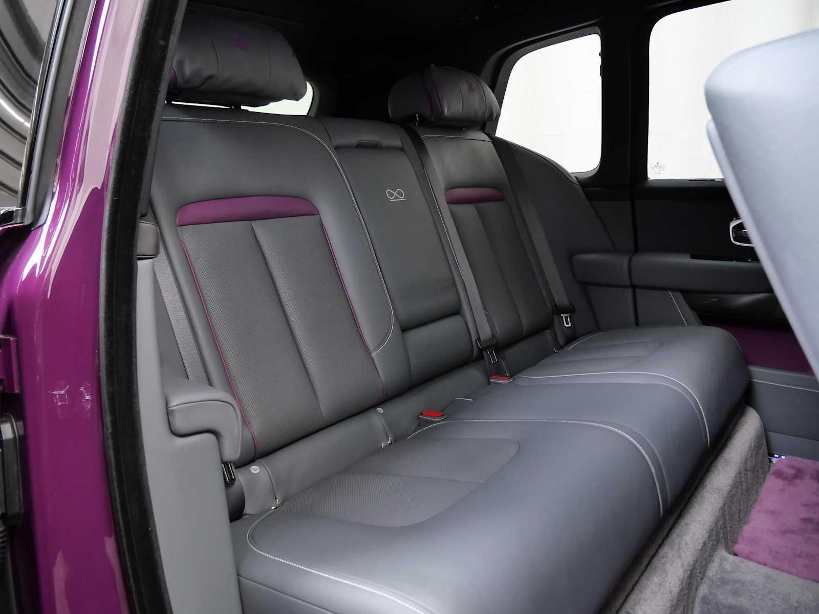 Thumbnail: 2022 Rolls-Royce Cullinan - 16