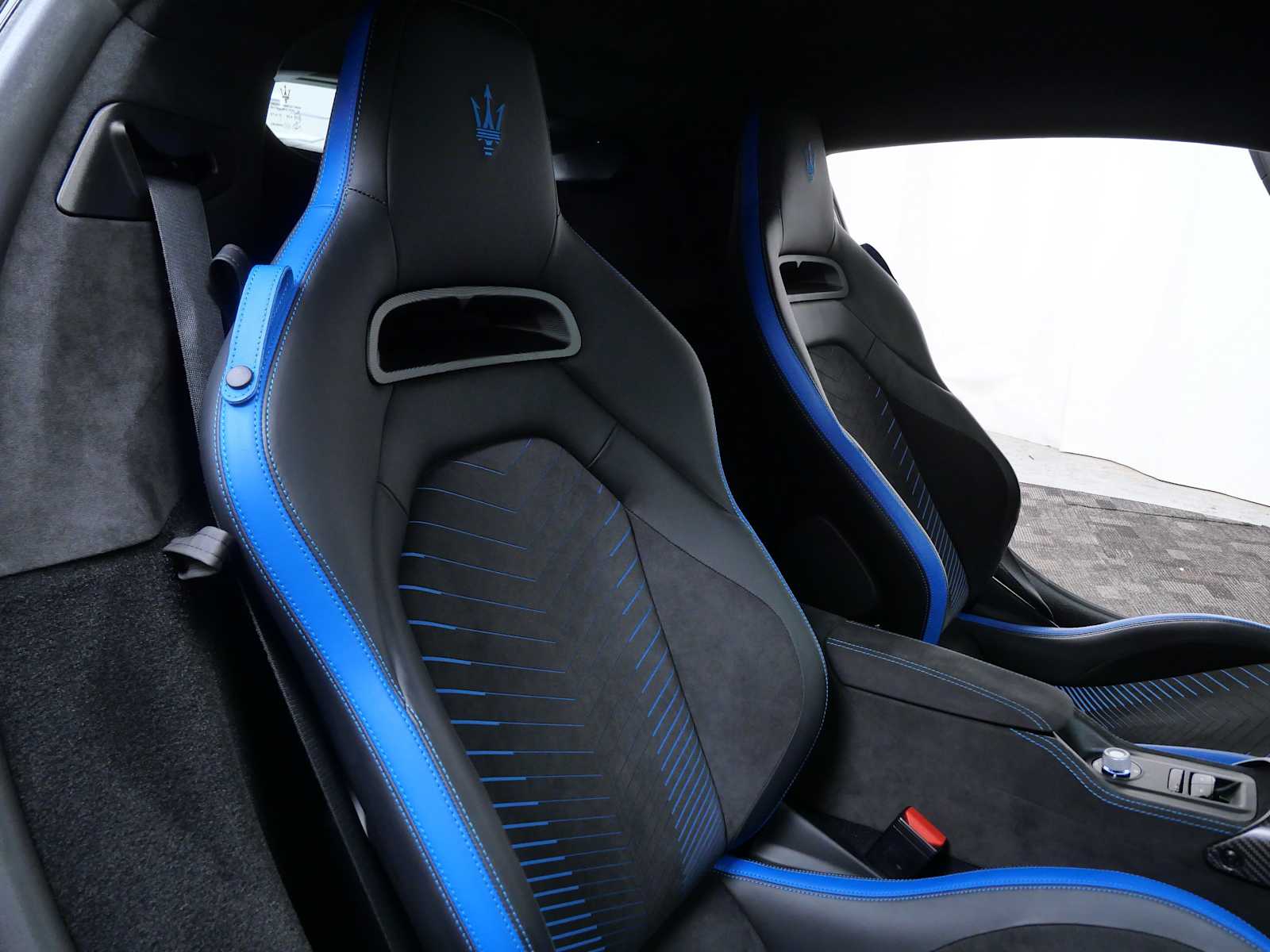 Thumbnail: 2022 Maserati MC20 - 16
