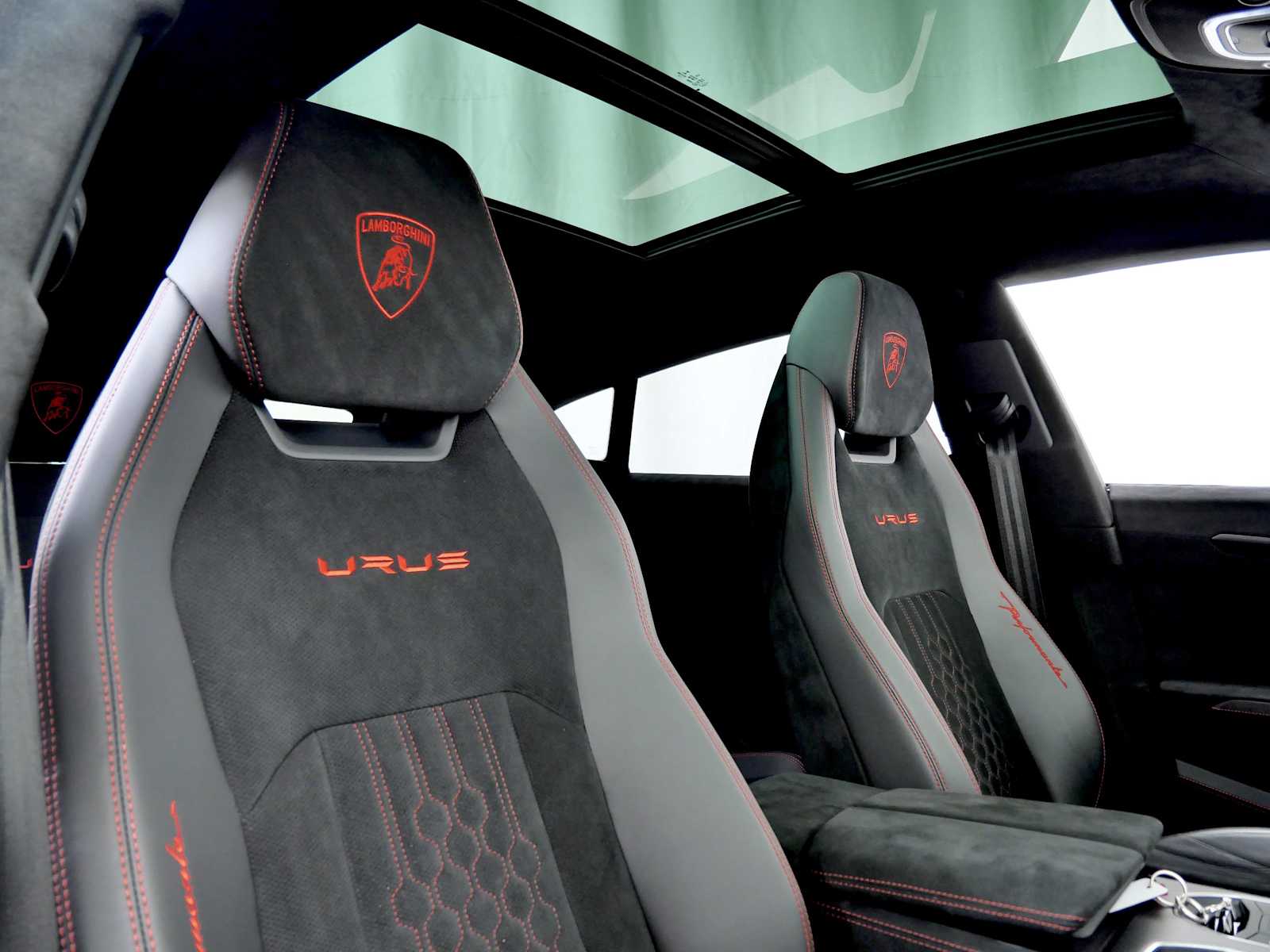 Thumbnail: 2023 Lamborghini Urus - 15