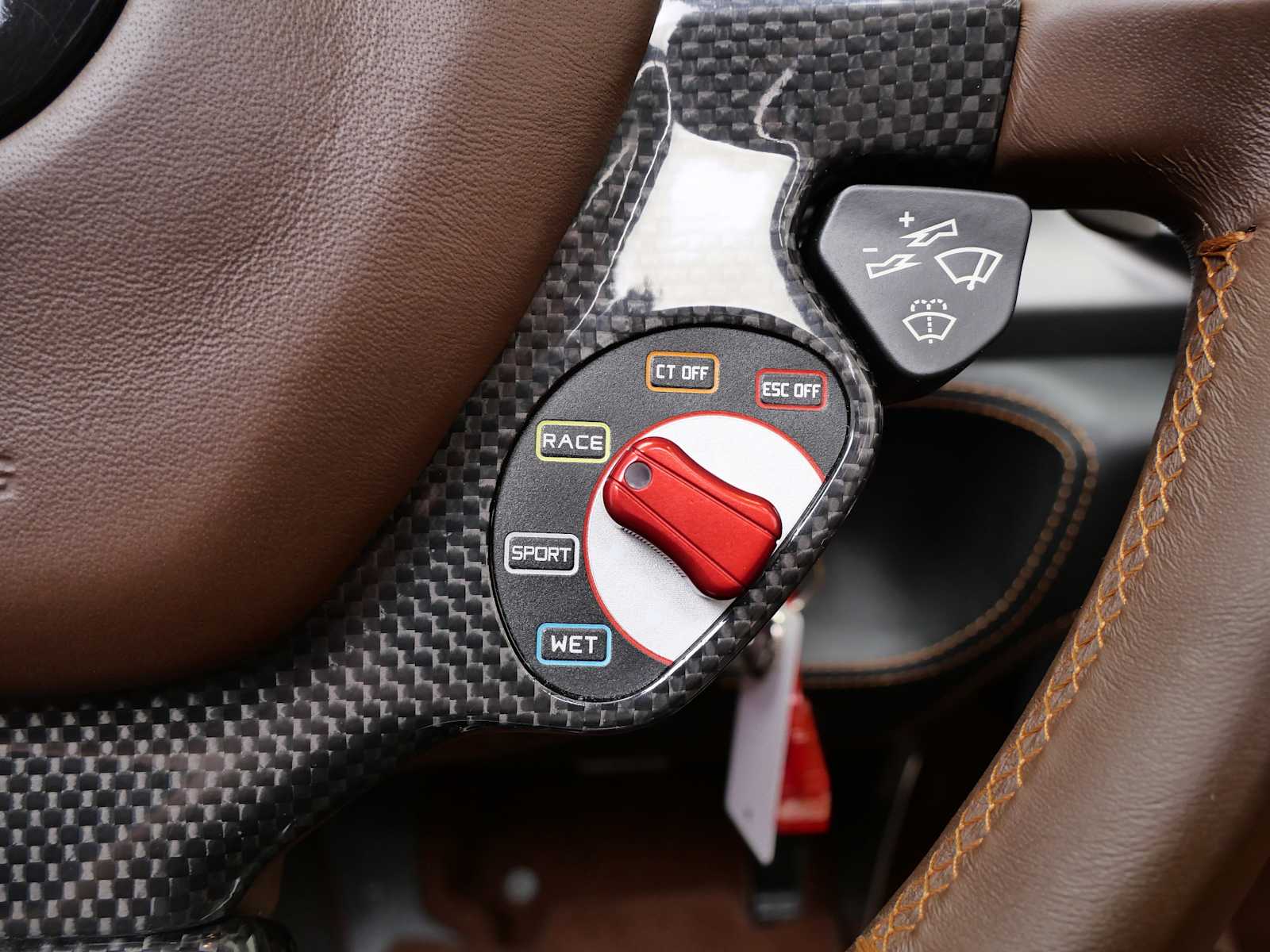 Thumbnail: 2014 Ferrari 458 - 29