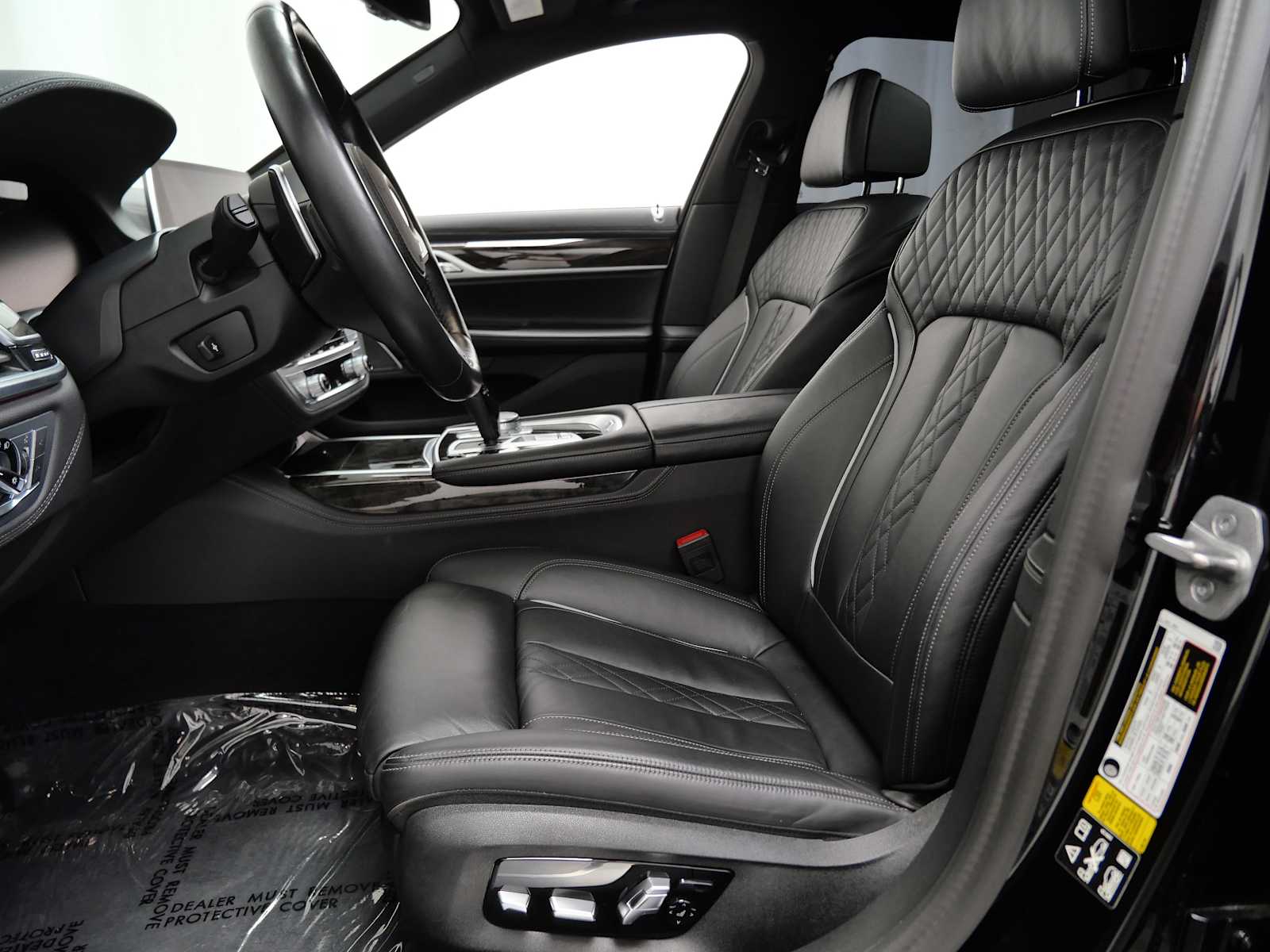 Thumbnail: 2022 BMW 7 Series - 20