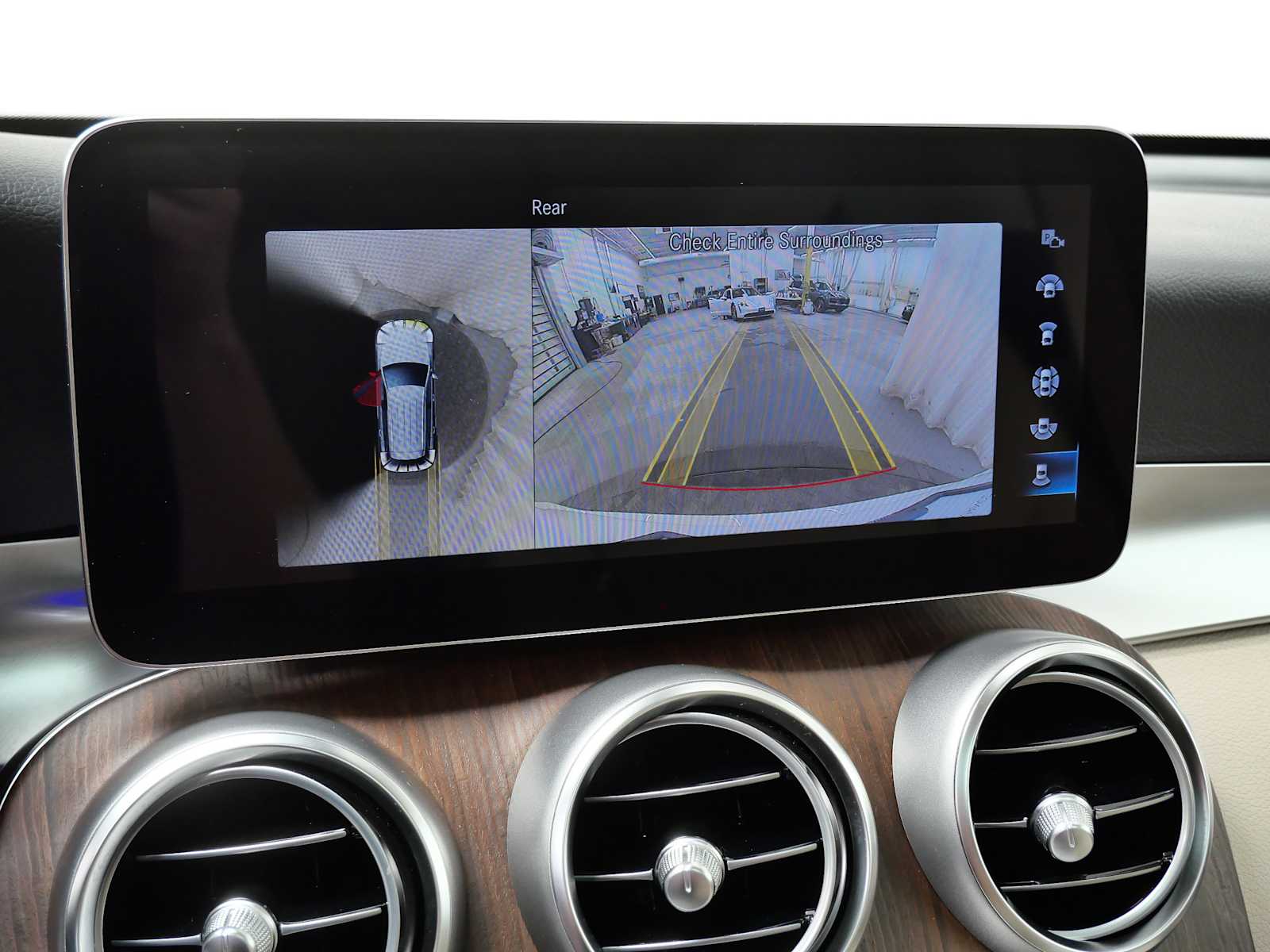 Thumbnail: 2022 Mercedes-Benz GLC - 30