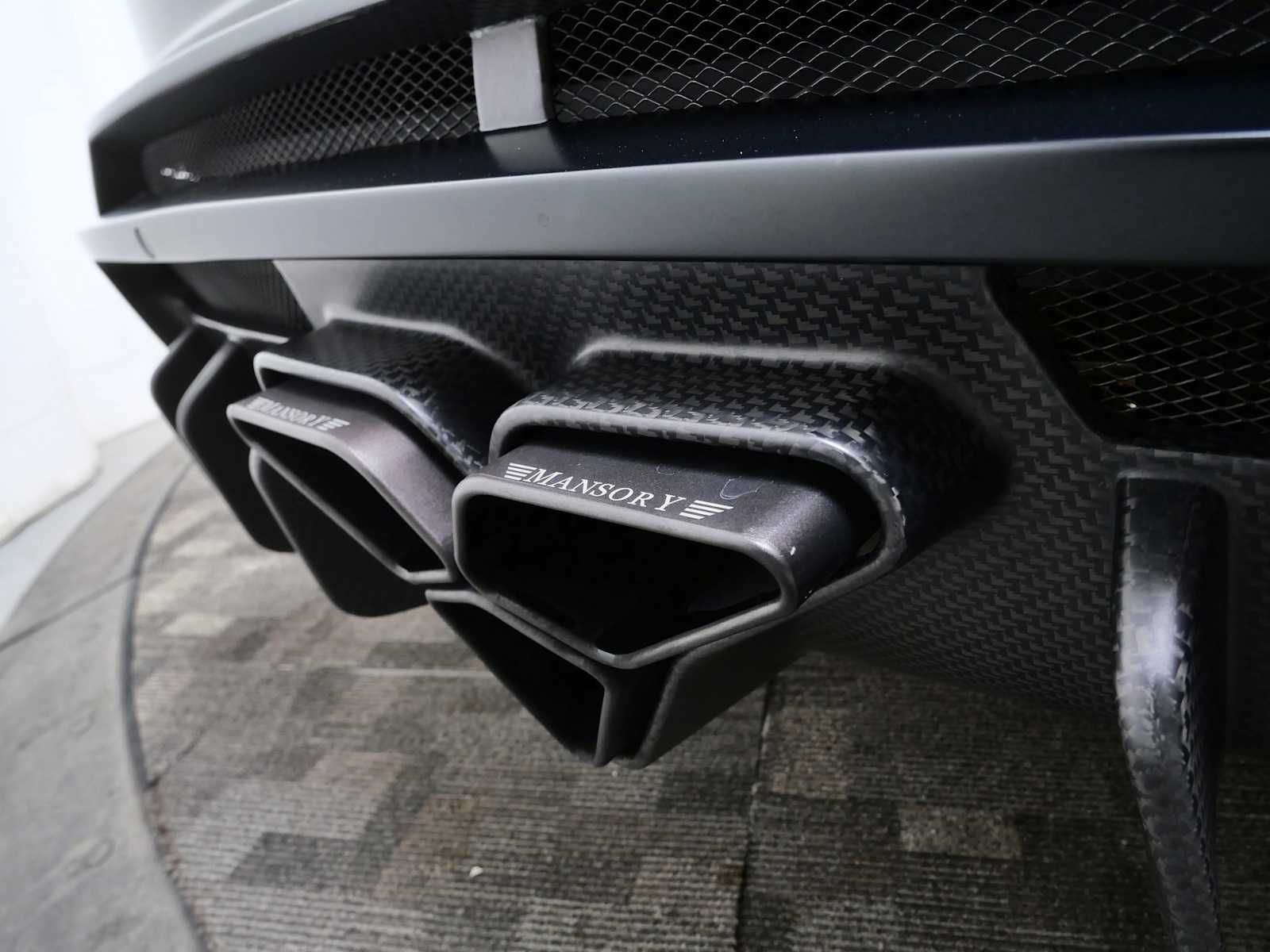 Thumbnail: 2020 Lamborghini Urus - 15