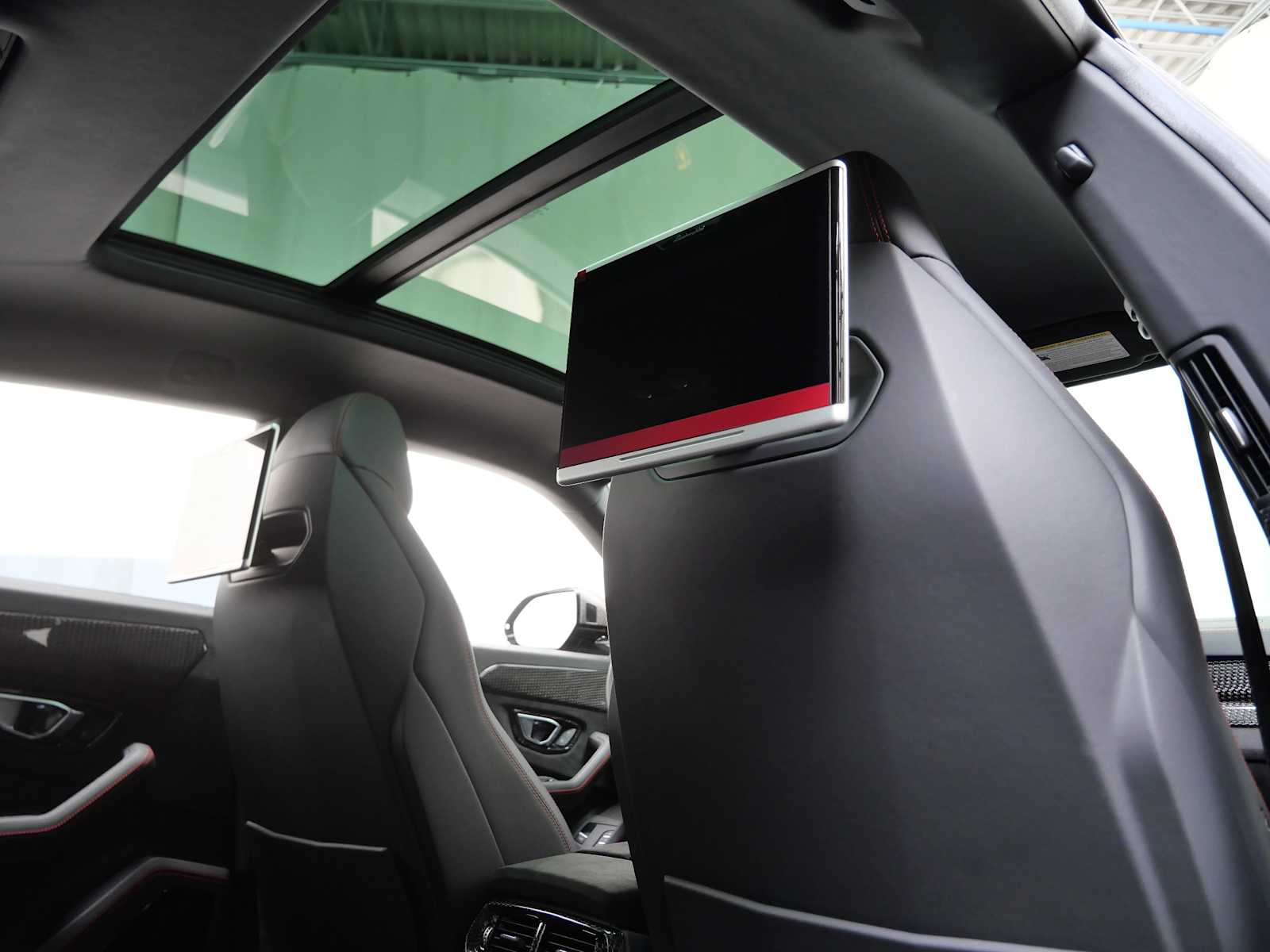 Thumbnail: 2020 Lamborghini Urus - 22