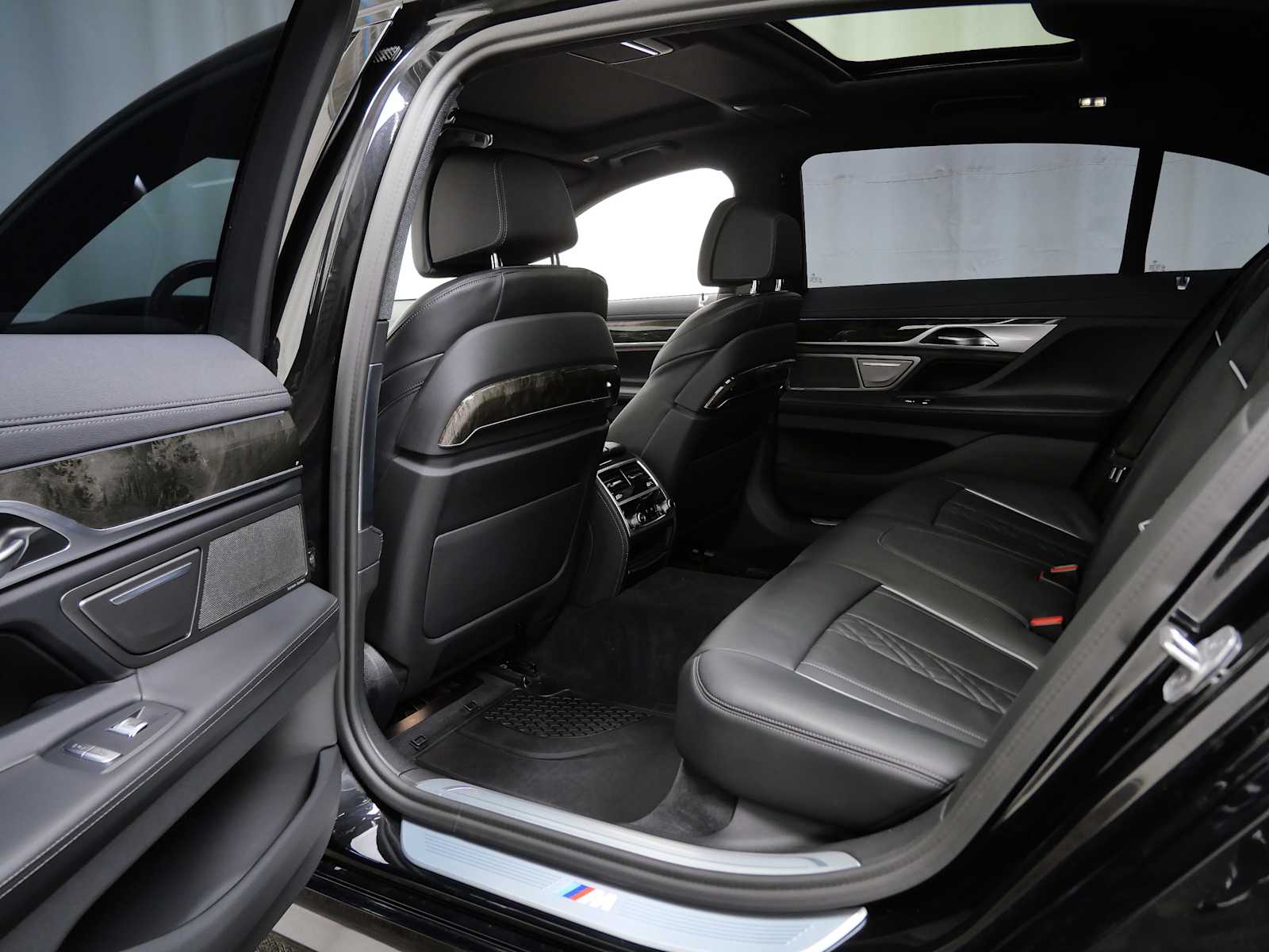 Thumbnail: 2022 BMW 7 Series - 17