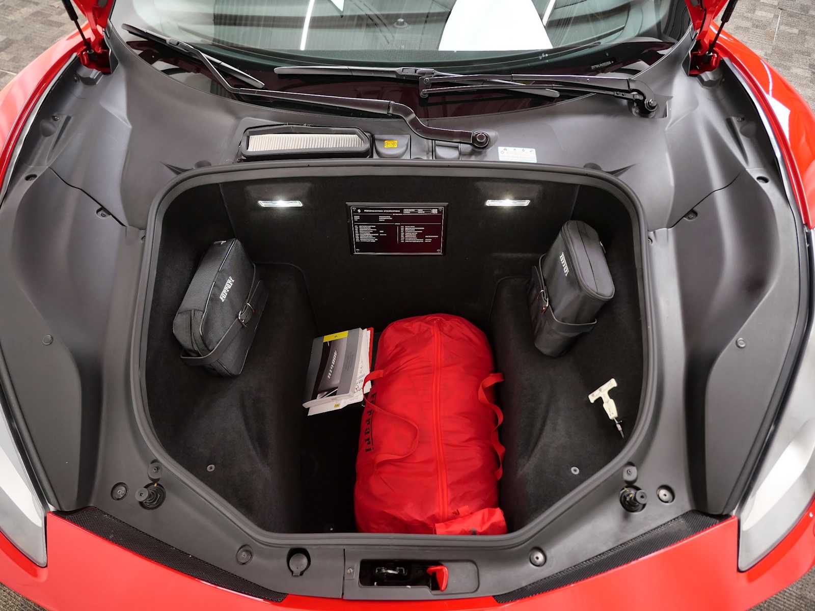 Thumbnail: 2018 Ferrari 488 - 31