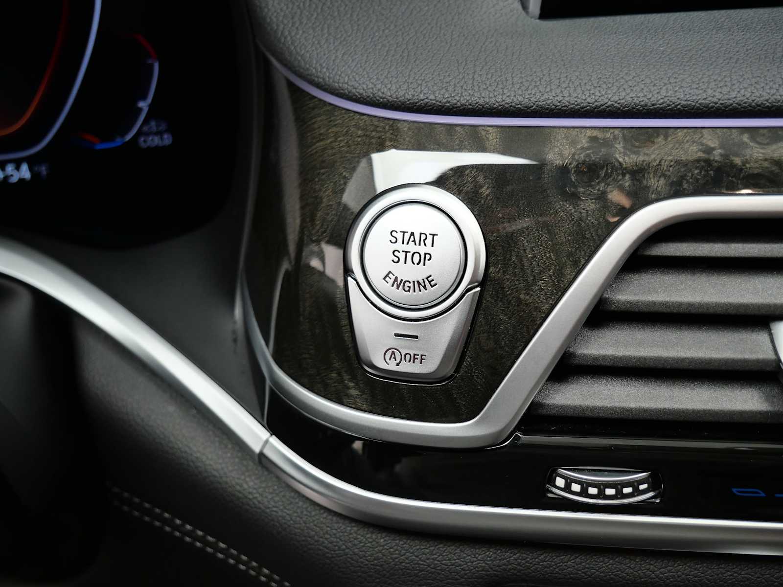 Thumbnail: 2022 BMW 7 Series - 27