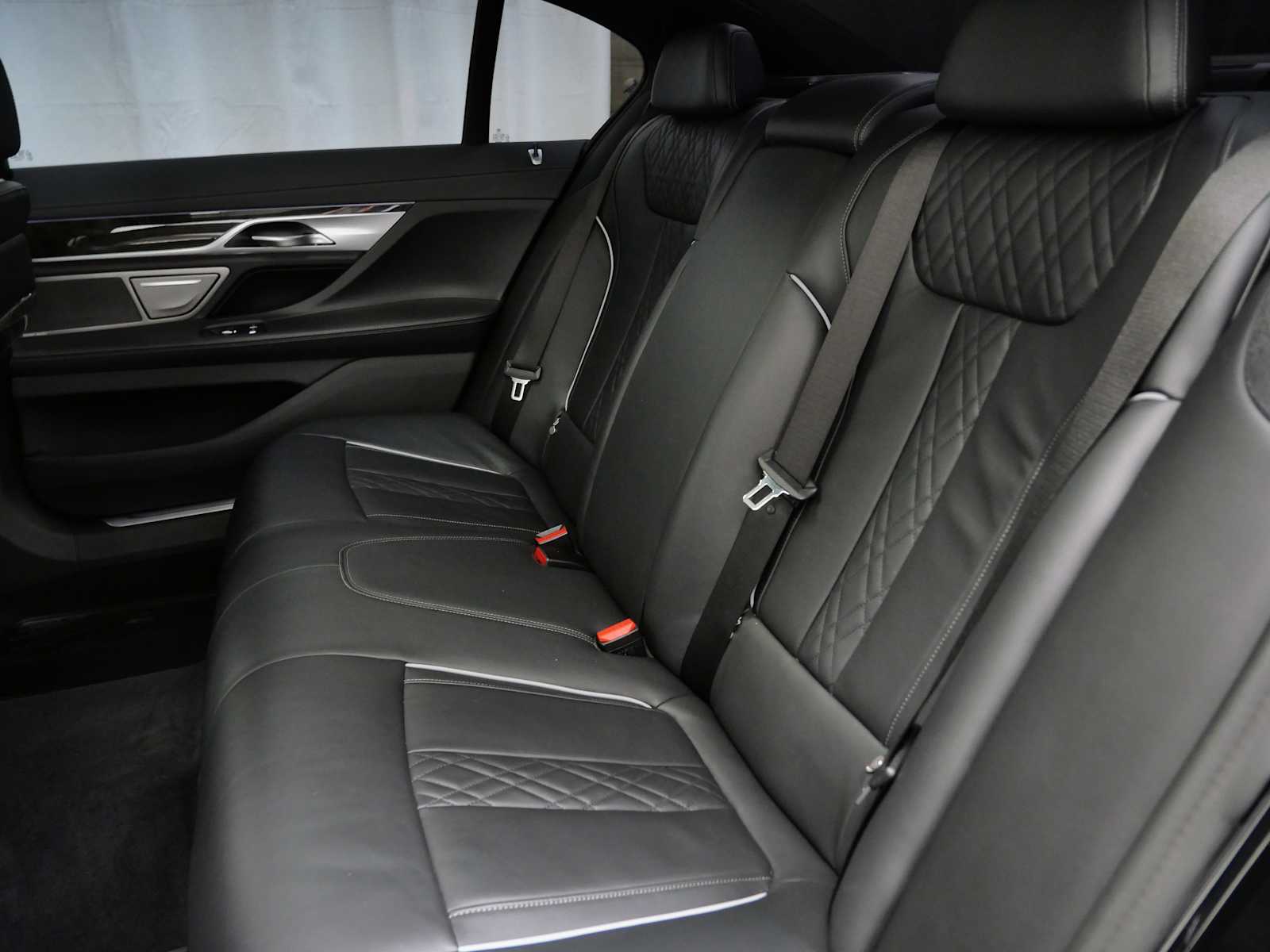 Thumbnail: 2022 BMW 7 Series - 18