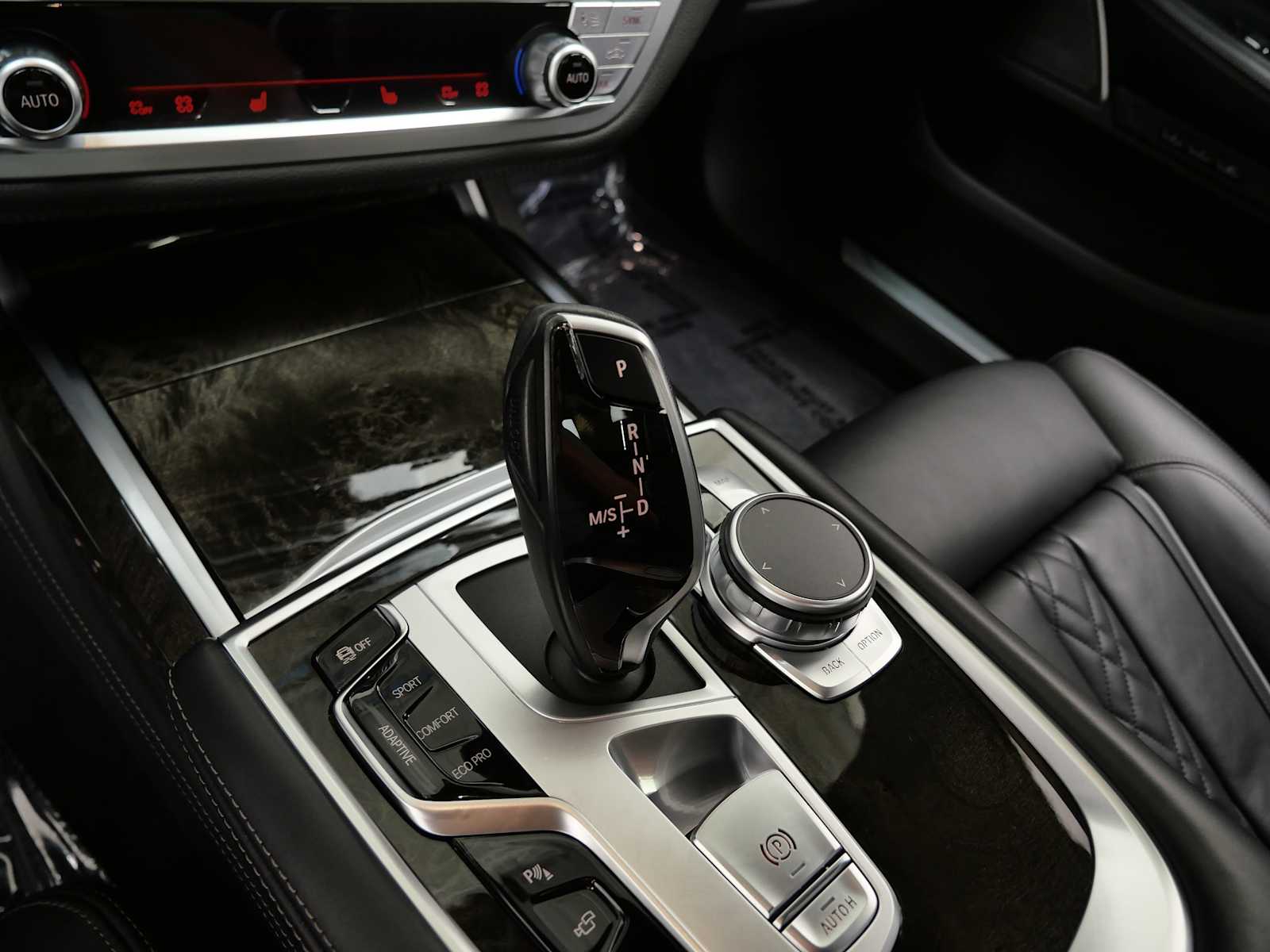 Thumbnail: 2022 BMW 7 Series - 25