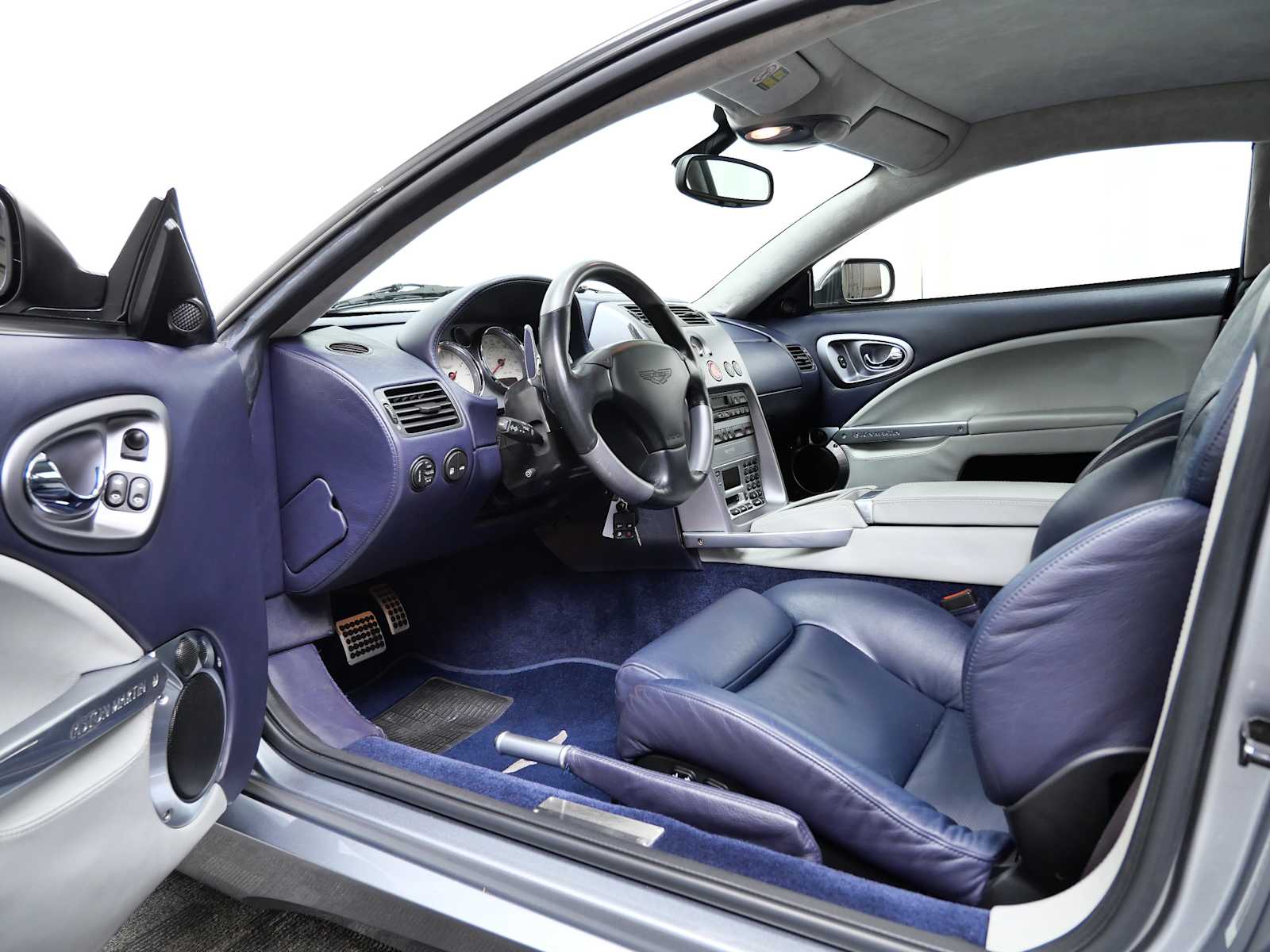 Thumbnail: 2003 Aston Martin Vanquish - 15