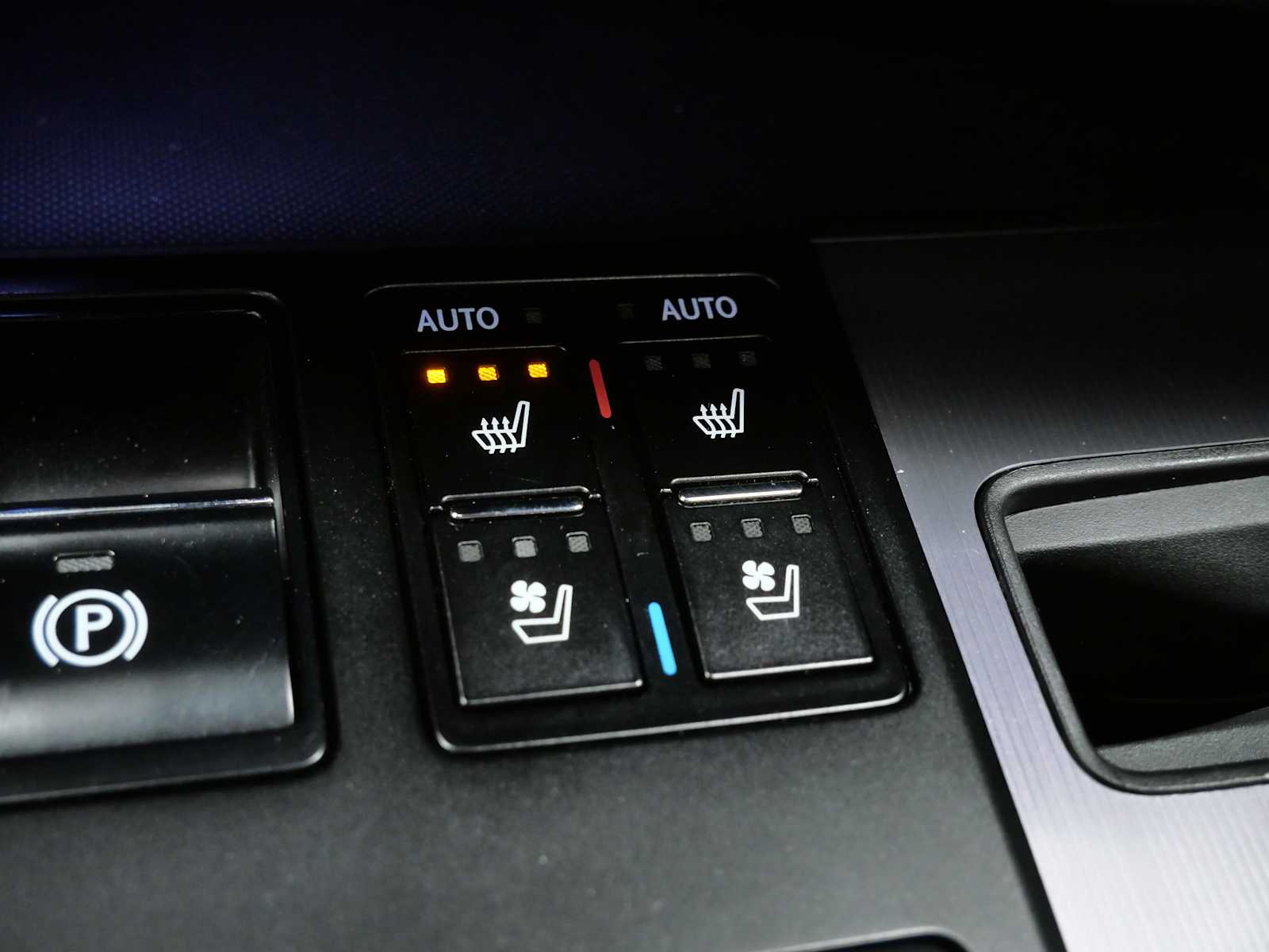 Thumbnail: 2022 Lexus RX - 24