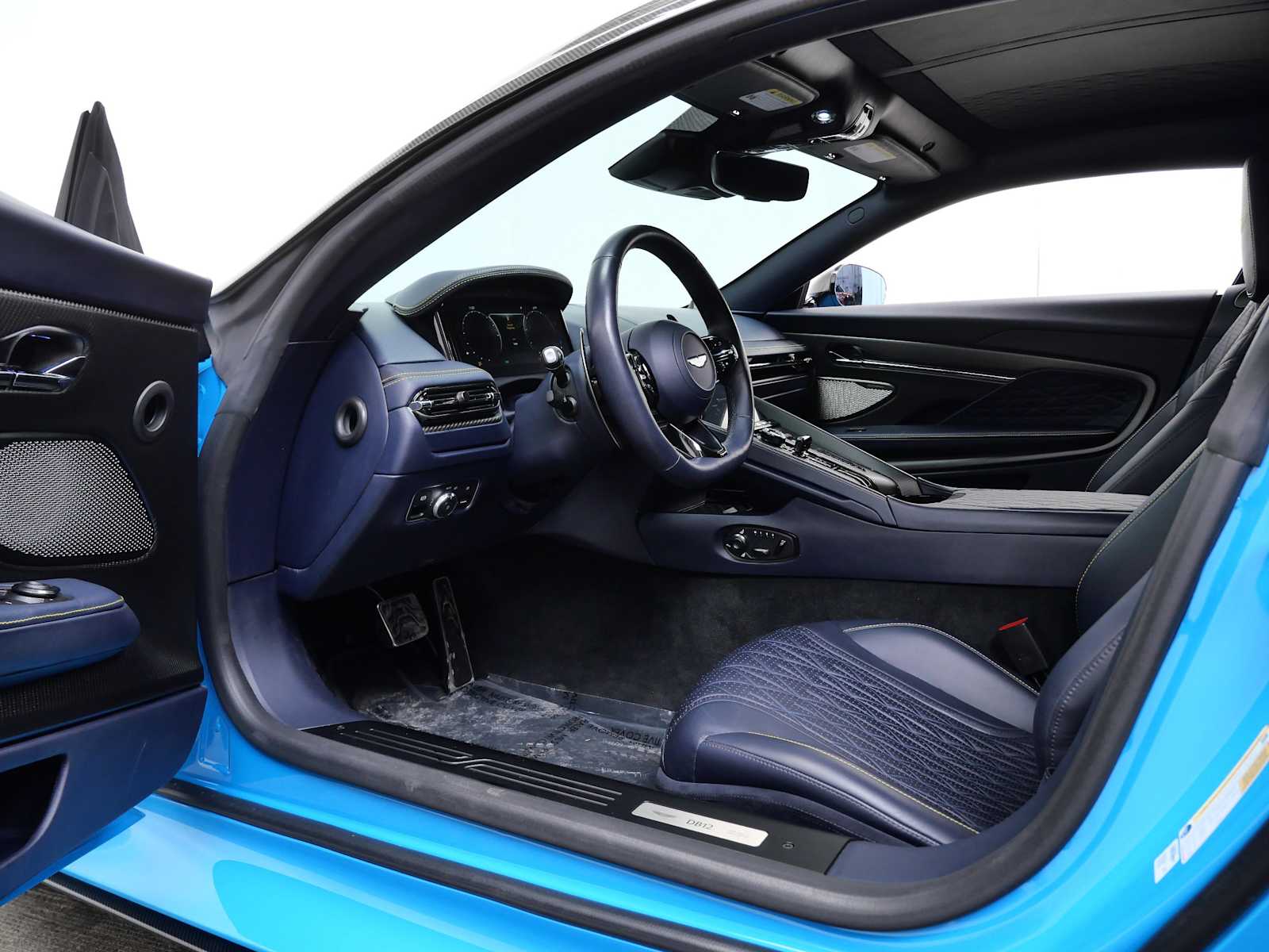 Thumbnail: 2024 Aston Martin DB12 - 17