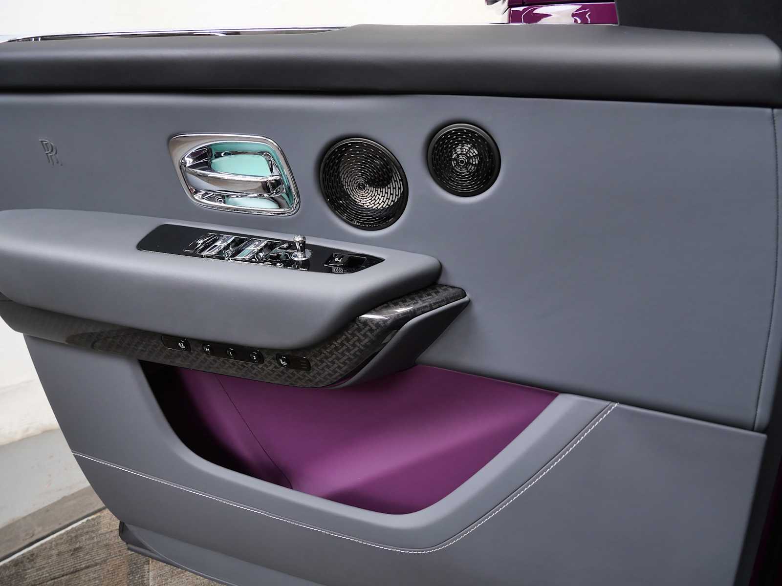 Thumbnail: 2022 Rolls-Royce Cullinan - 32