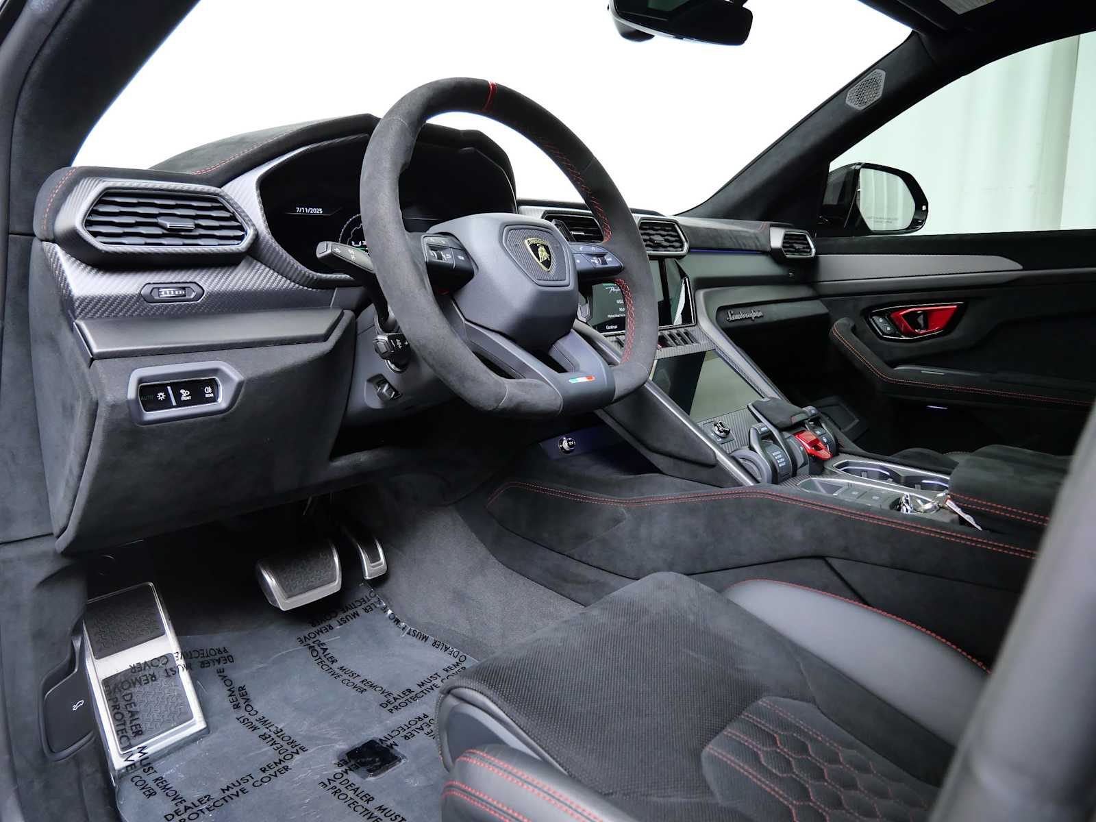 Thumbnail: 2023 Lamborghini Urus - 21