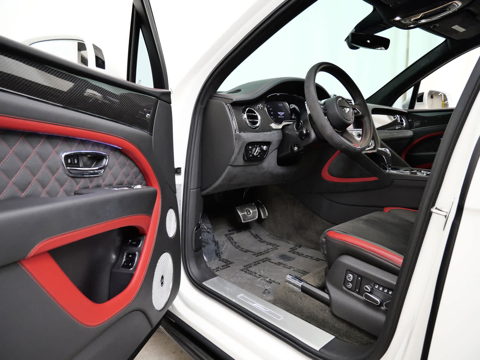 Thumbnail: 2021 Bentley Bentayga - 19
