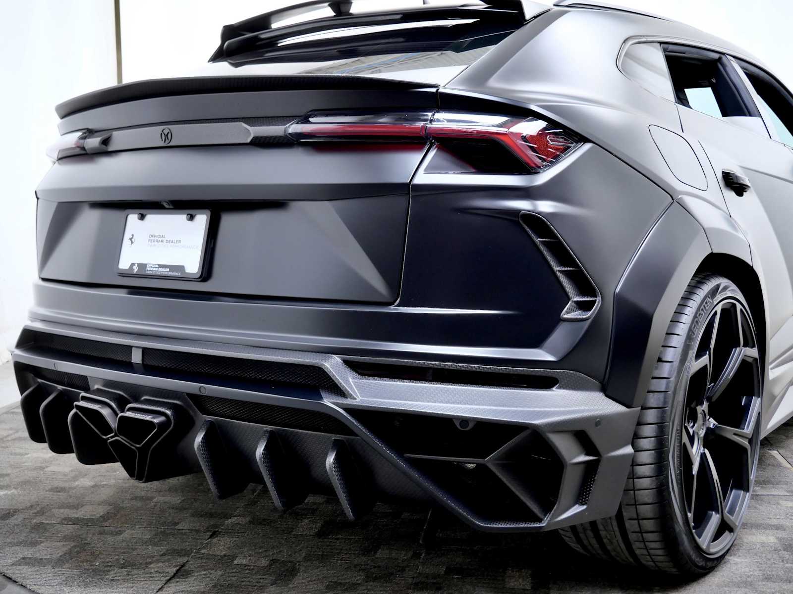 Thumbnail: 2020 Lamborghini Urus - 14