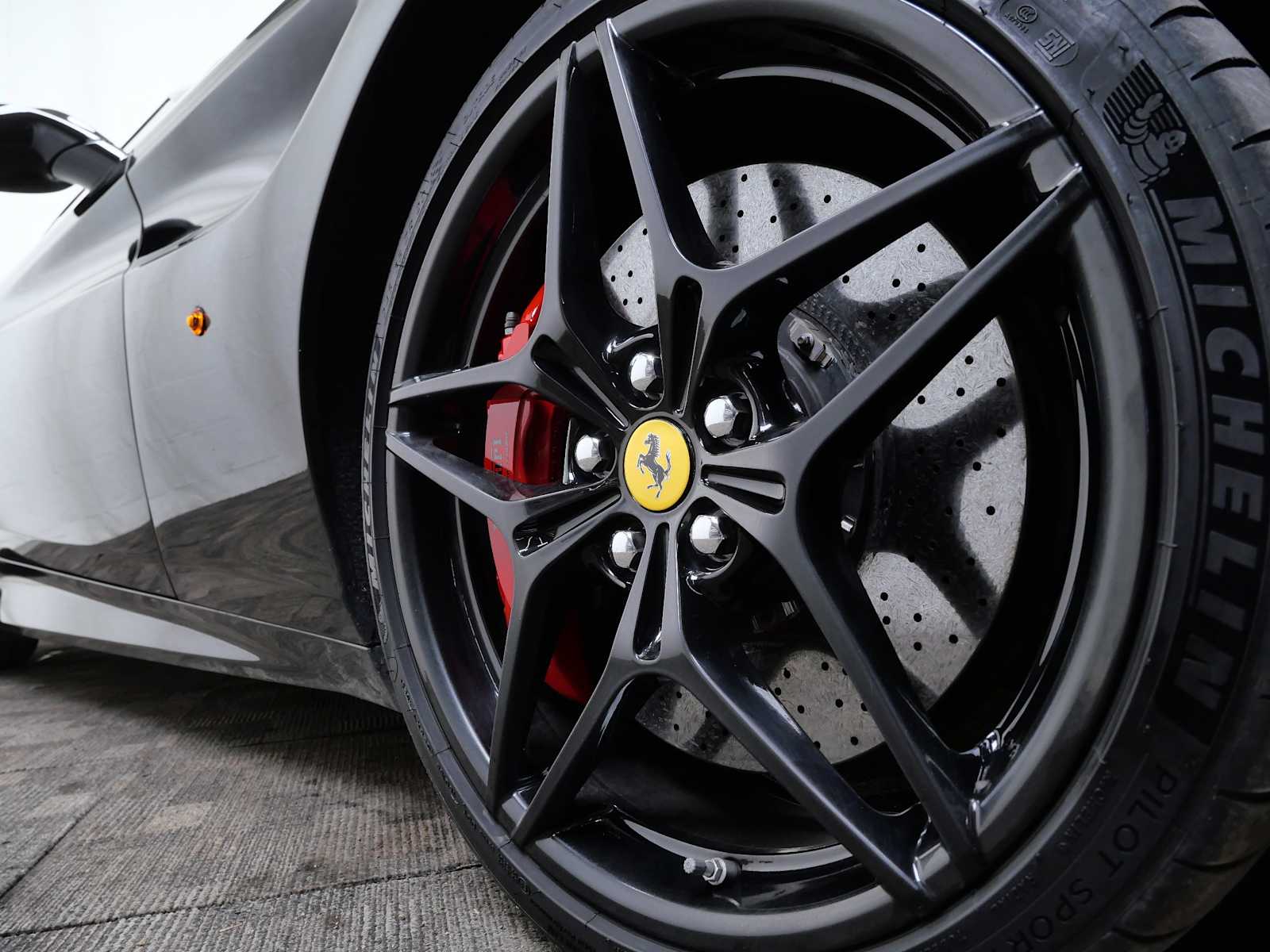 Thumbnail: 2015 Ferrari California - 11