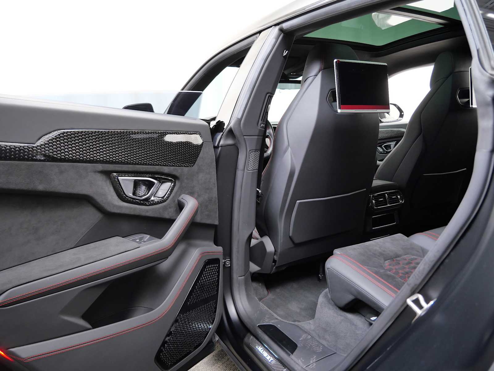 Thumbnail: 2020 Lamborghini Urus - 23