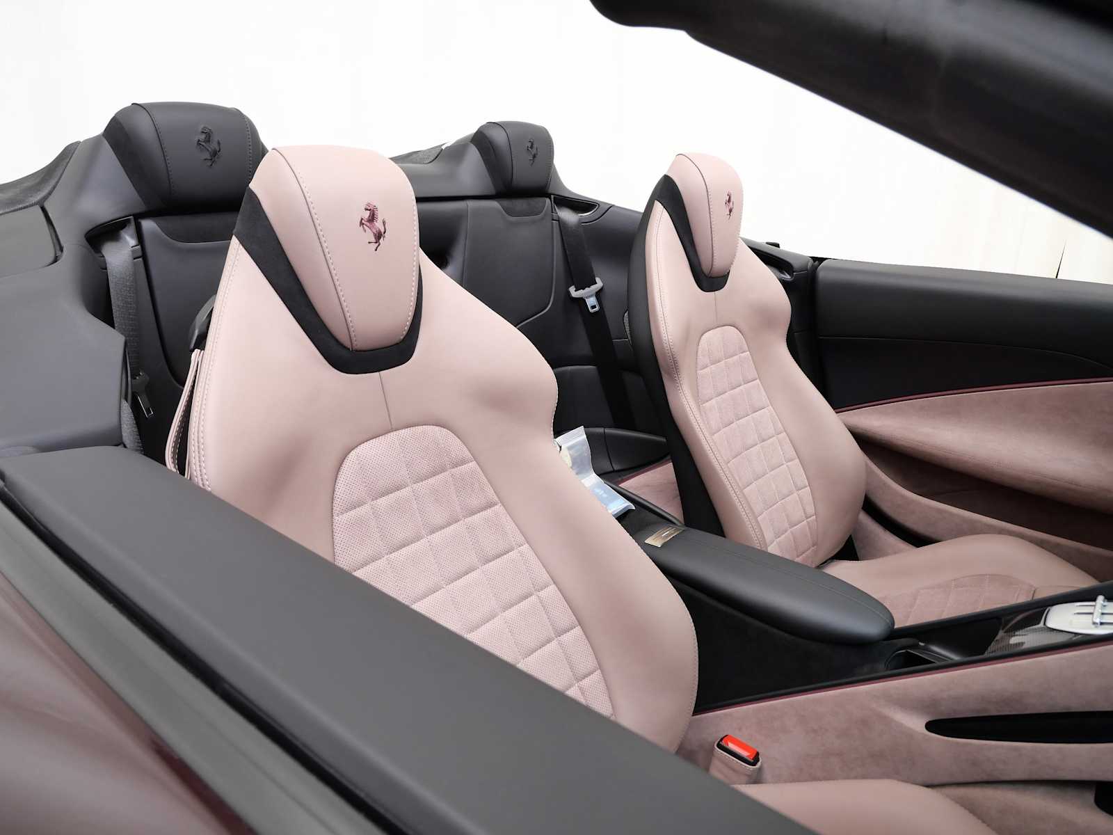 Thumbnail: 2025 Ferrari Roma - 15