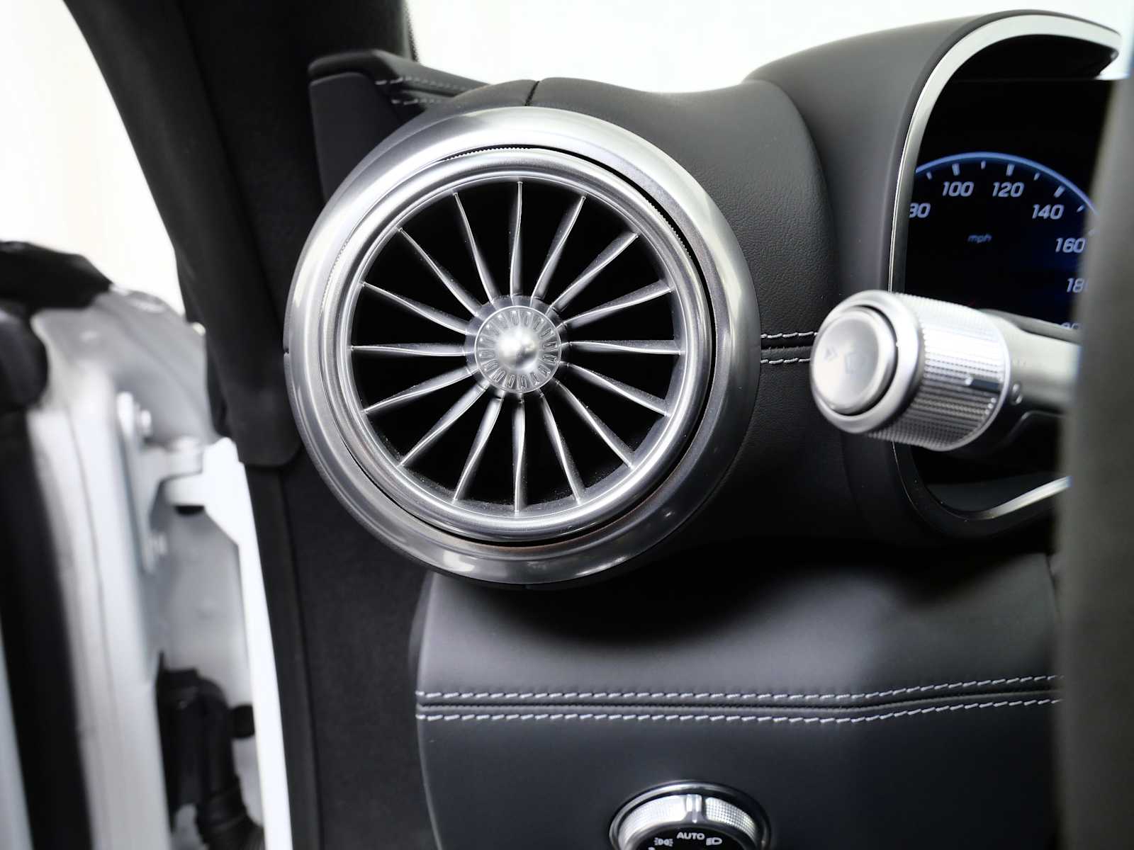 Thumbnail: 2022 Mercedes-Benz SL-Class - 32