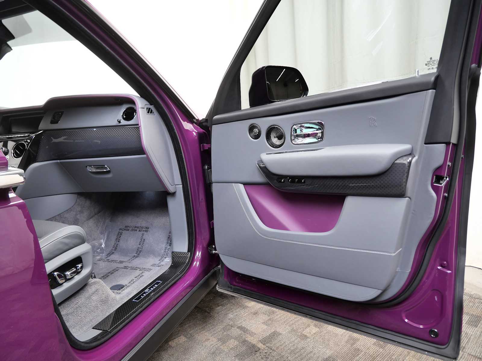 Thumbnail: 2022 Rolls-Royce Cullinan - 12