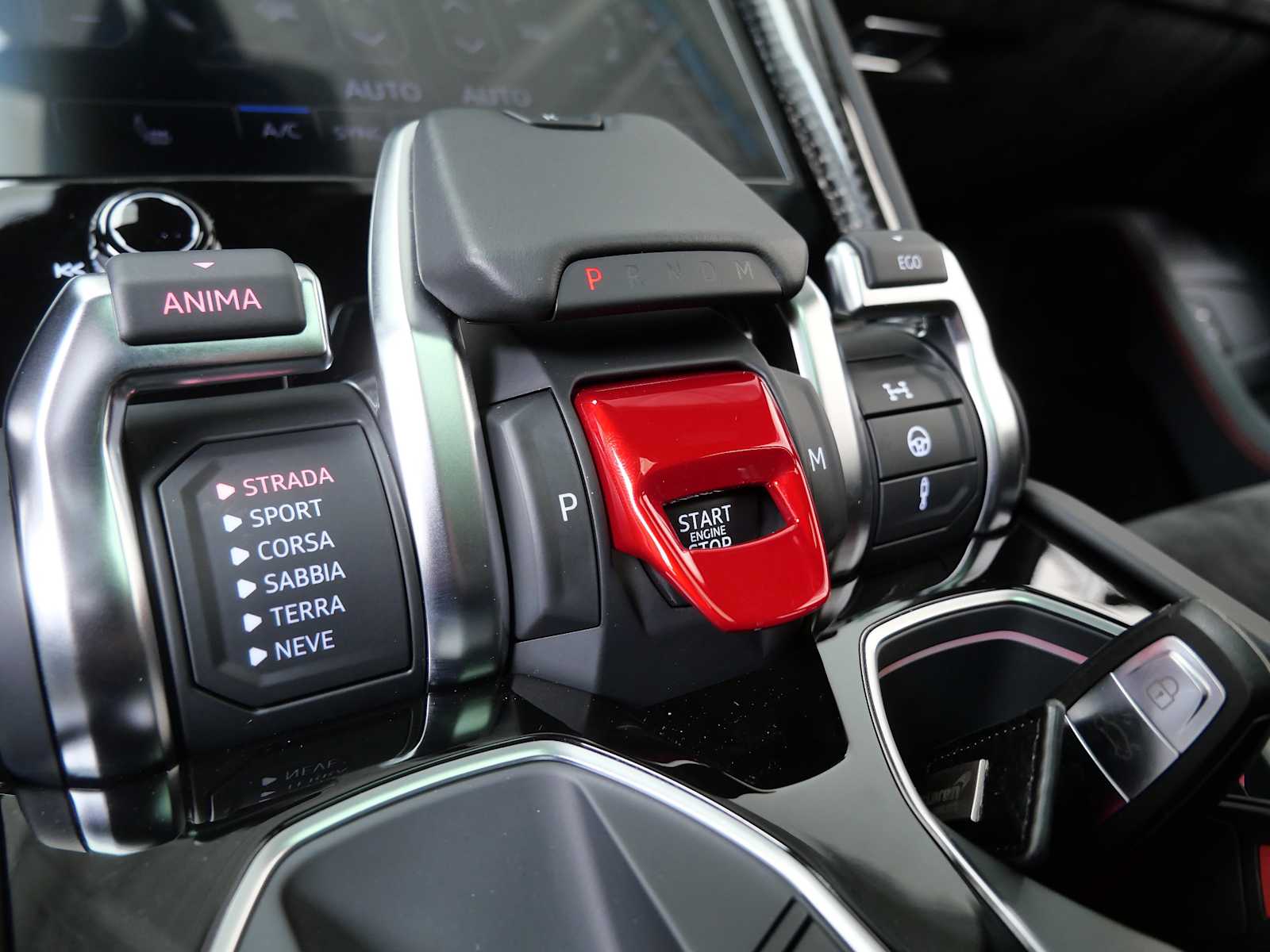 Thumbnail: 2020 Lamborghini Urus - 31