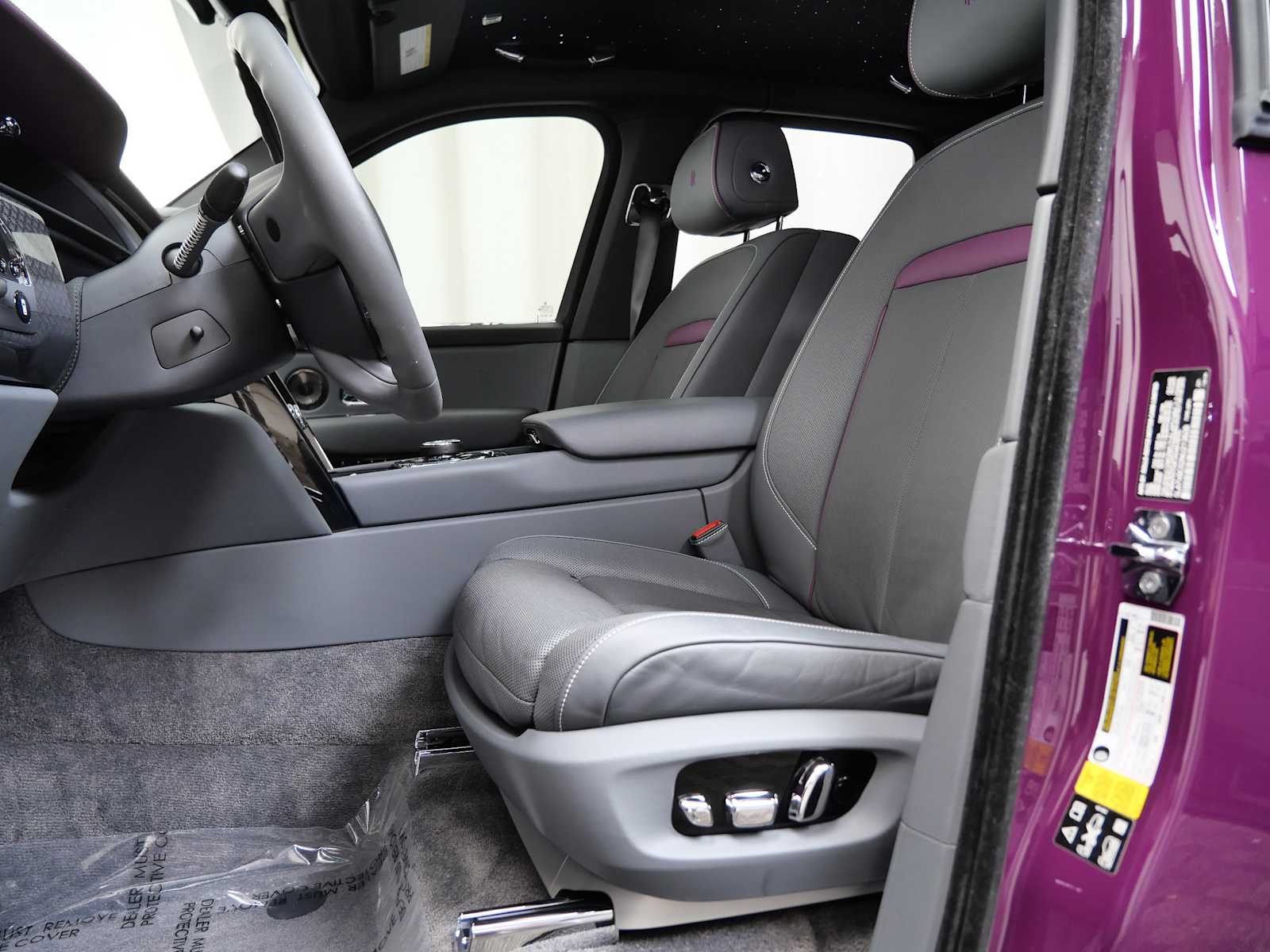 Thumbnail: 2022 Rolls-Royce Cullinan - 23