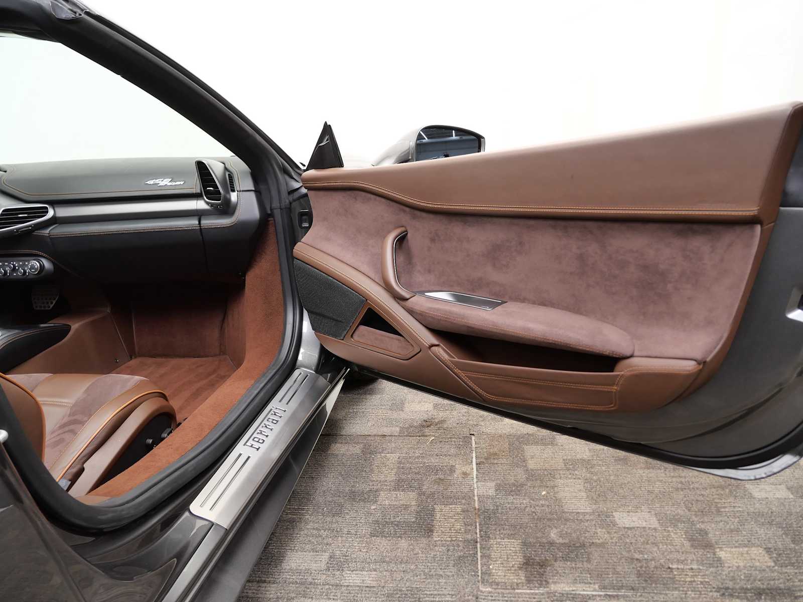 Thumbnail: 2014 Ferrari 458 - 16