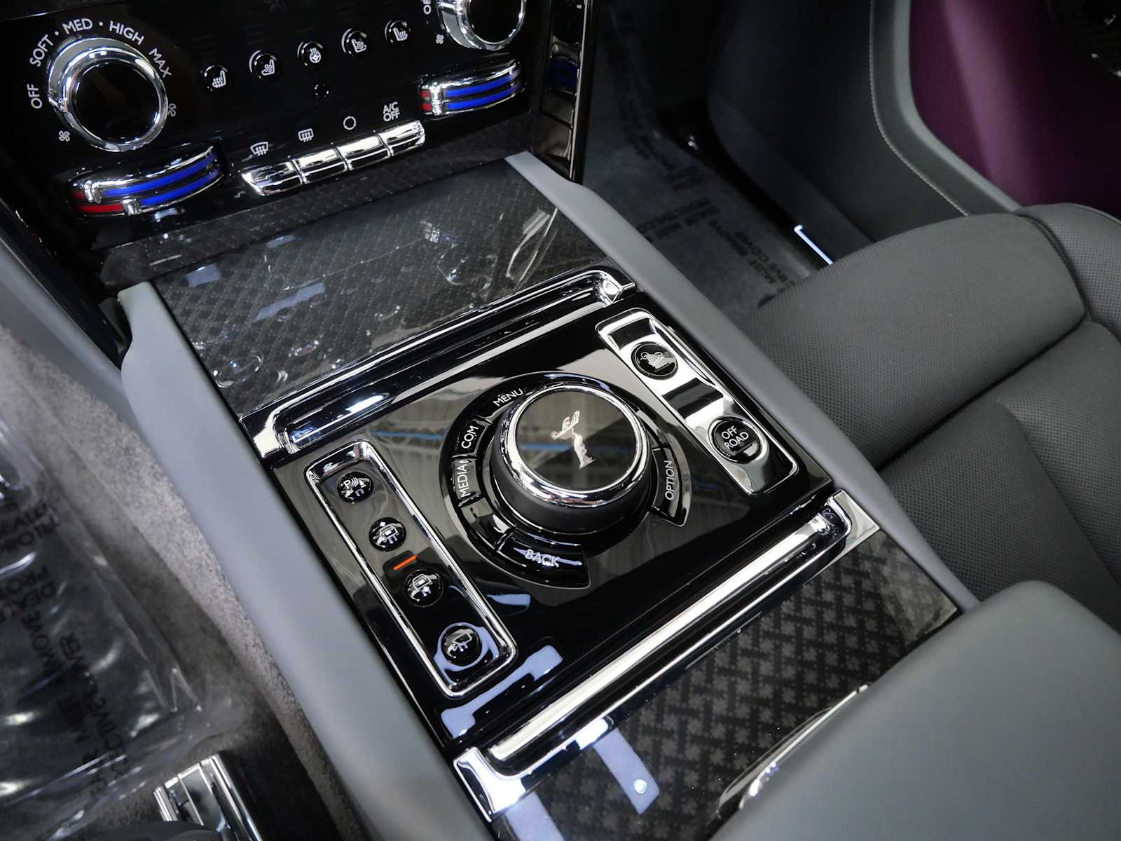 Thumbnail: 2022 Rolls-Royce Cullinan - 27