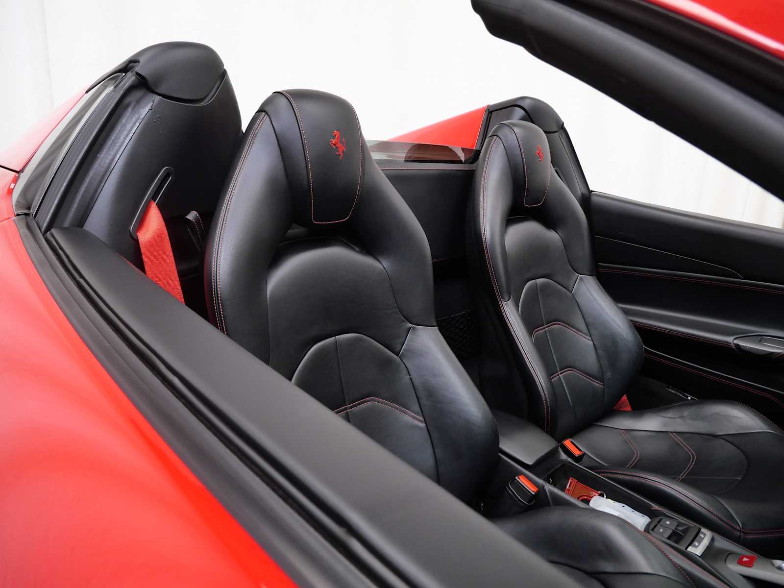 Thumbnail: 2019 Ferrari 488 - 14