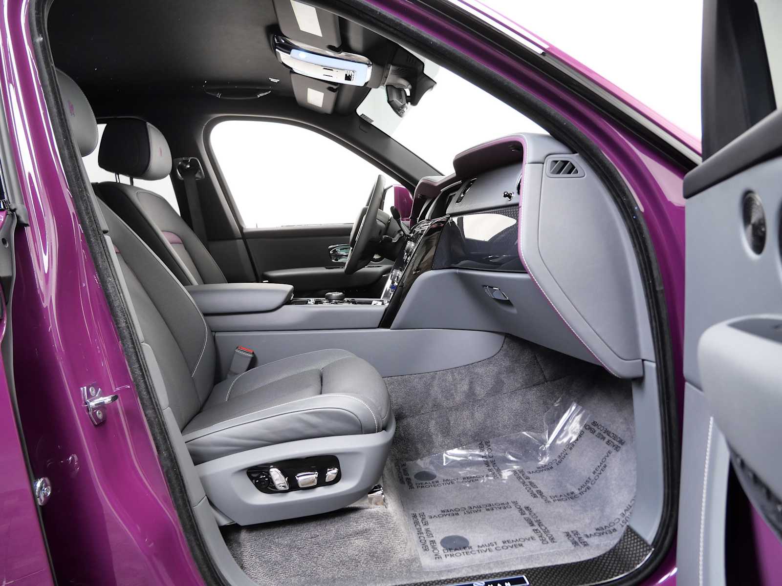 Thumbnail: 2022 Rolls-Royce Cullinan - 13