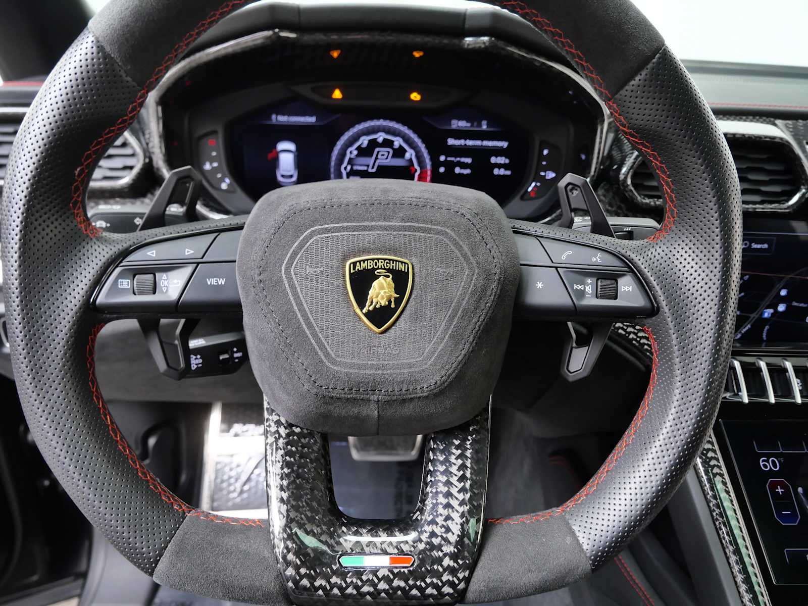 Thumbnail: 2020 Lamborghini Urus - 35