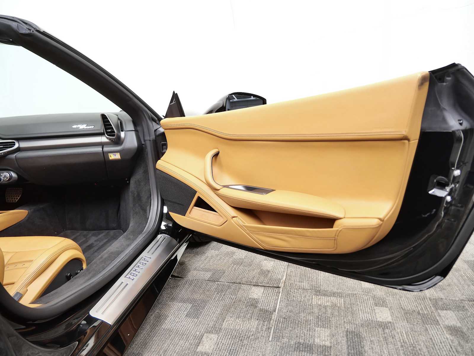 Thumbnail: 2015 Ferrari 458 - 15