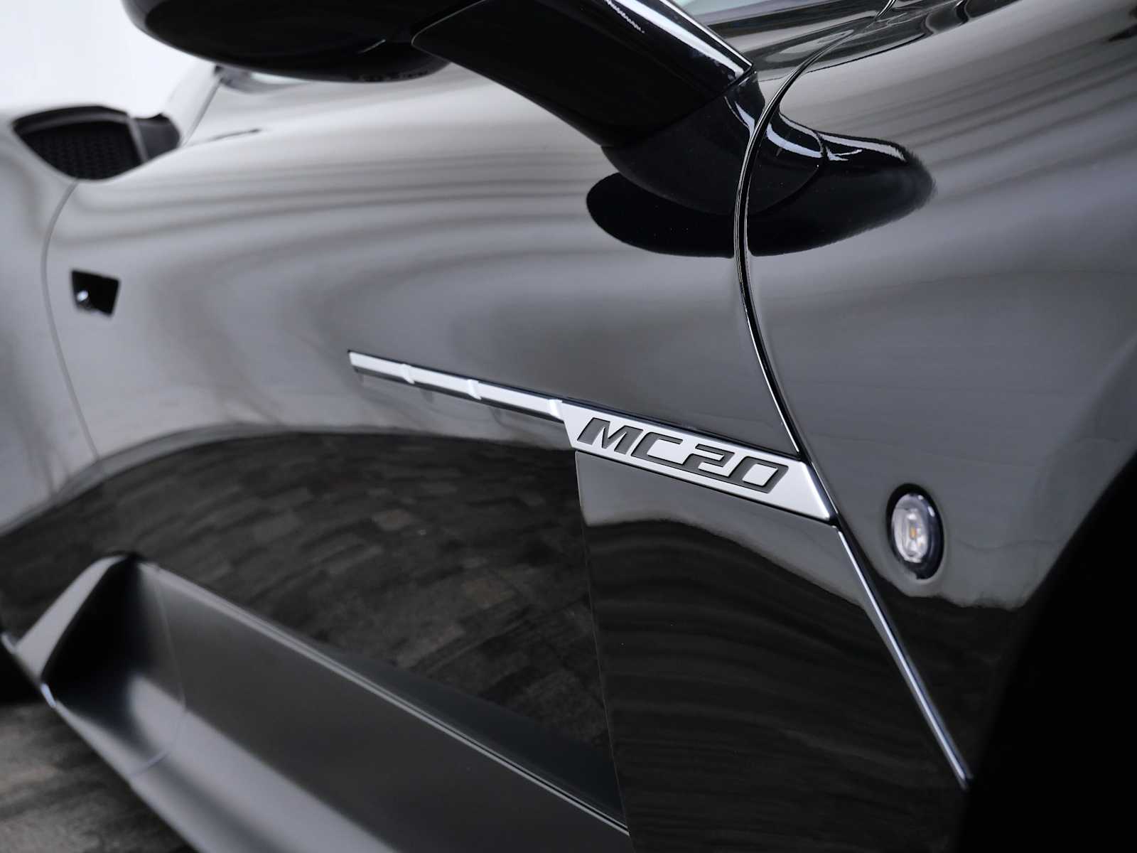 Thumbnail: 2022 Maserati MC20 - 13
