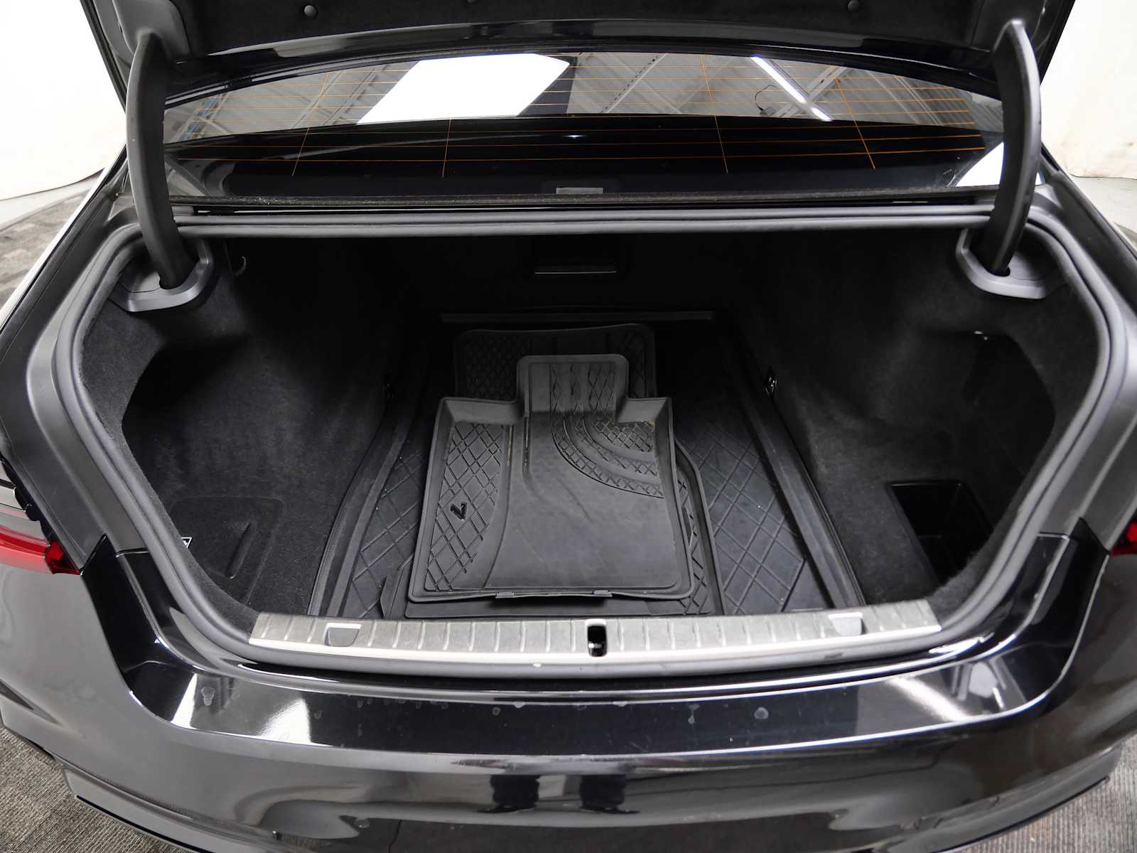 Thumbnail: 2022 BMW 7 Series - 16