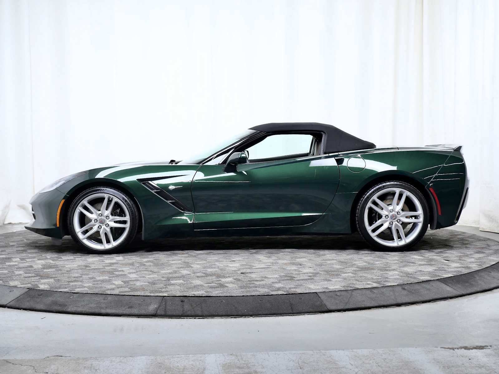 Thumbnail: 2014 Chevrolet Corvette - 2