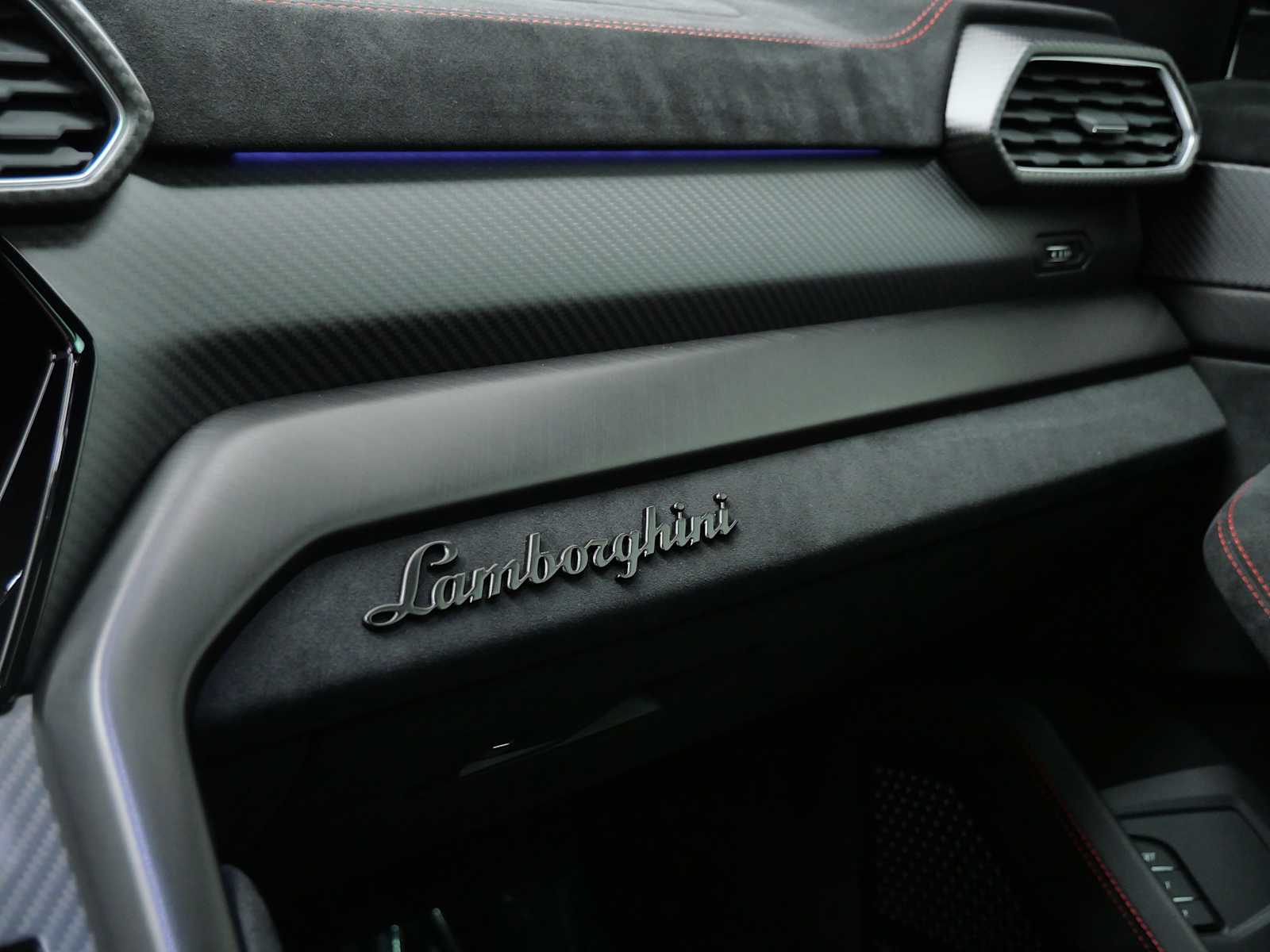 Thumbnail: 2023 Lamborghini Urus - 25