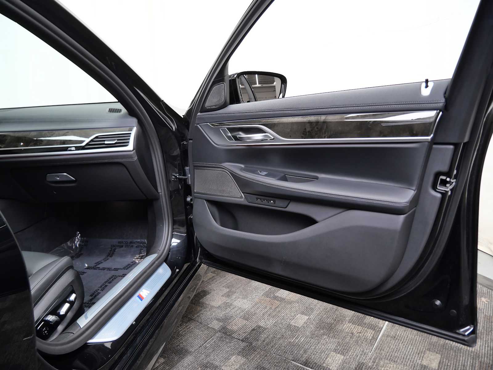 Thumbnail: 2022 BMW 7 Series - 11