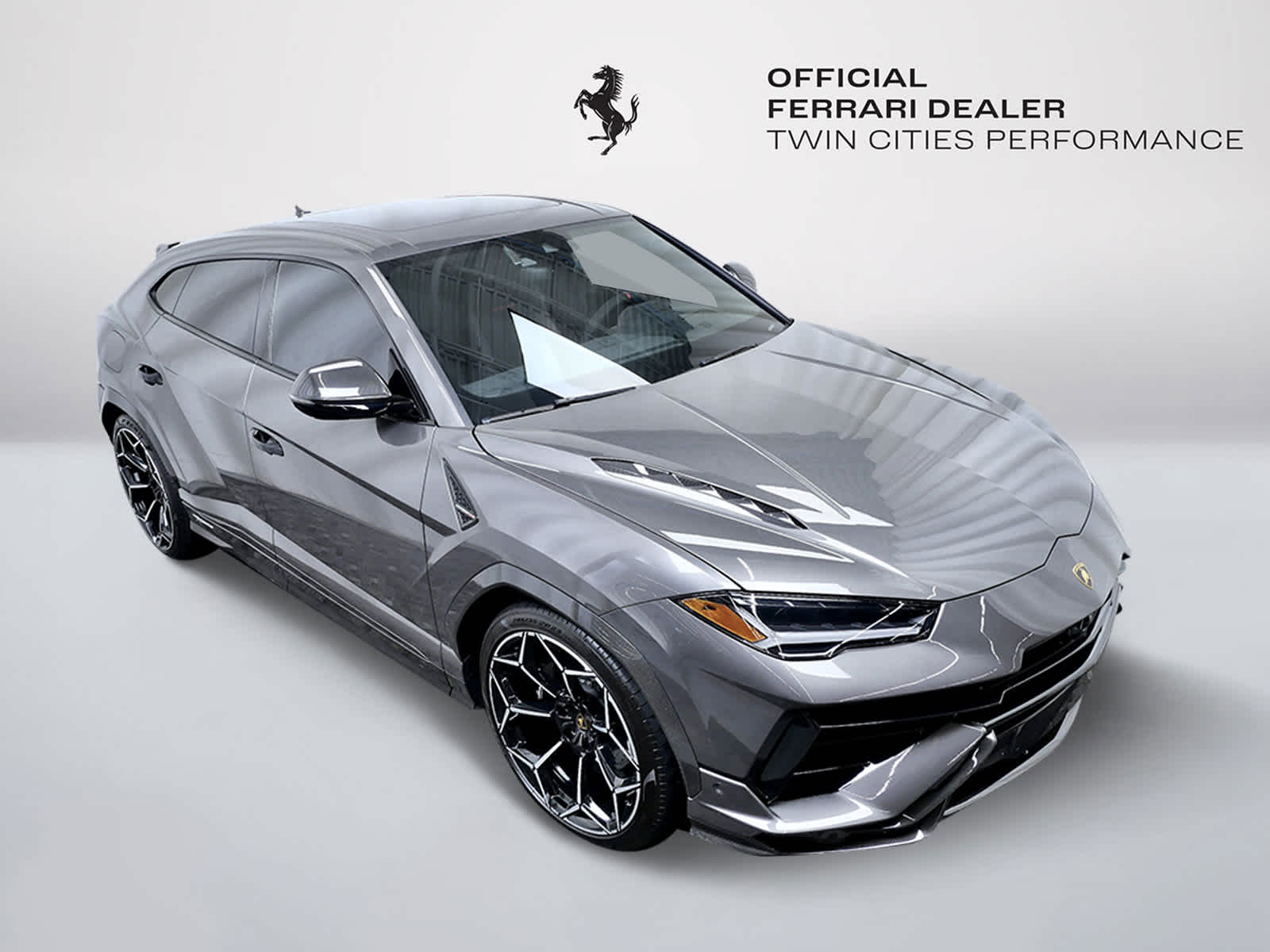 Thumbnail: 2023 Lamborghini Urus - 10