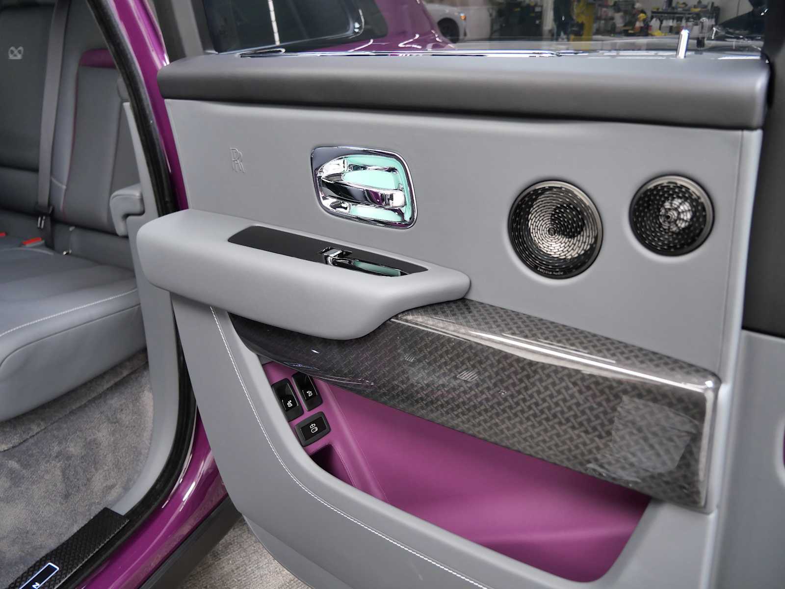 Thumbnail: 2022 Rolls-Royce Cullinan - 22