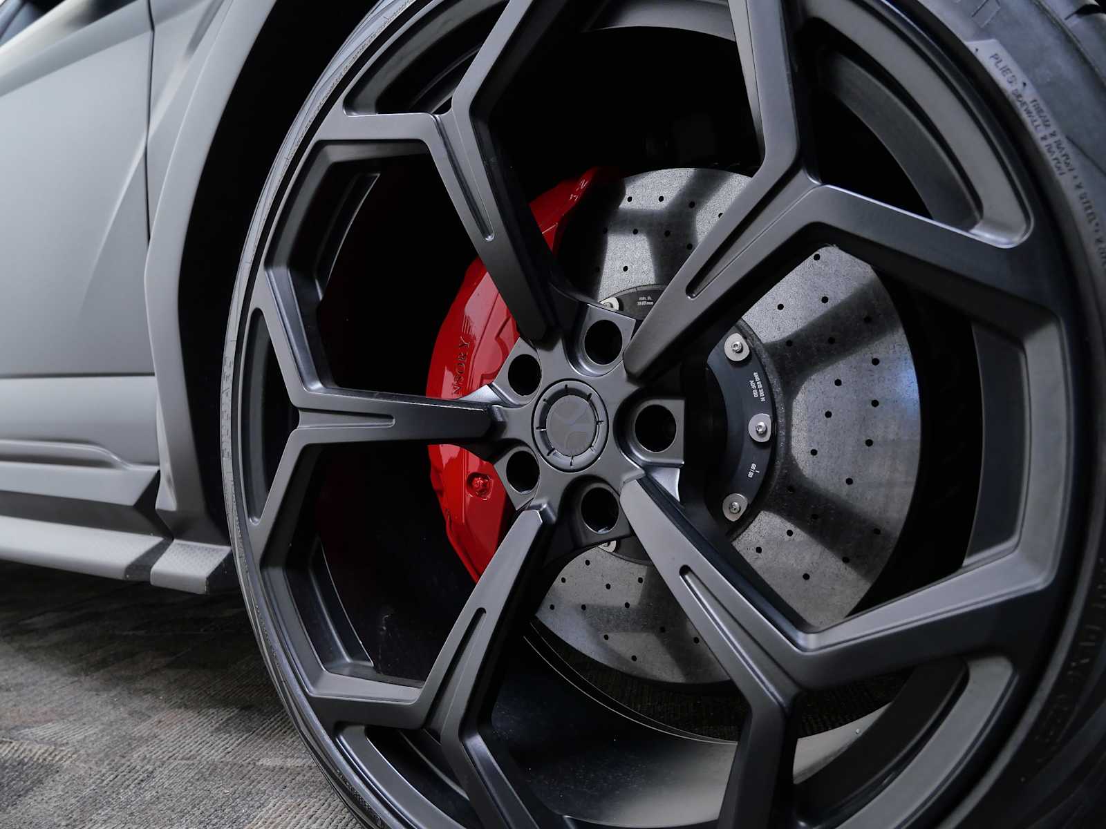 Thumbnail: 2020 Lamborghini Urus - 12