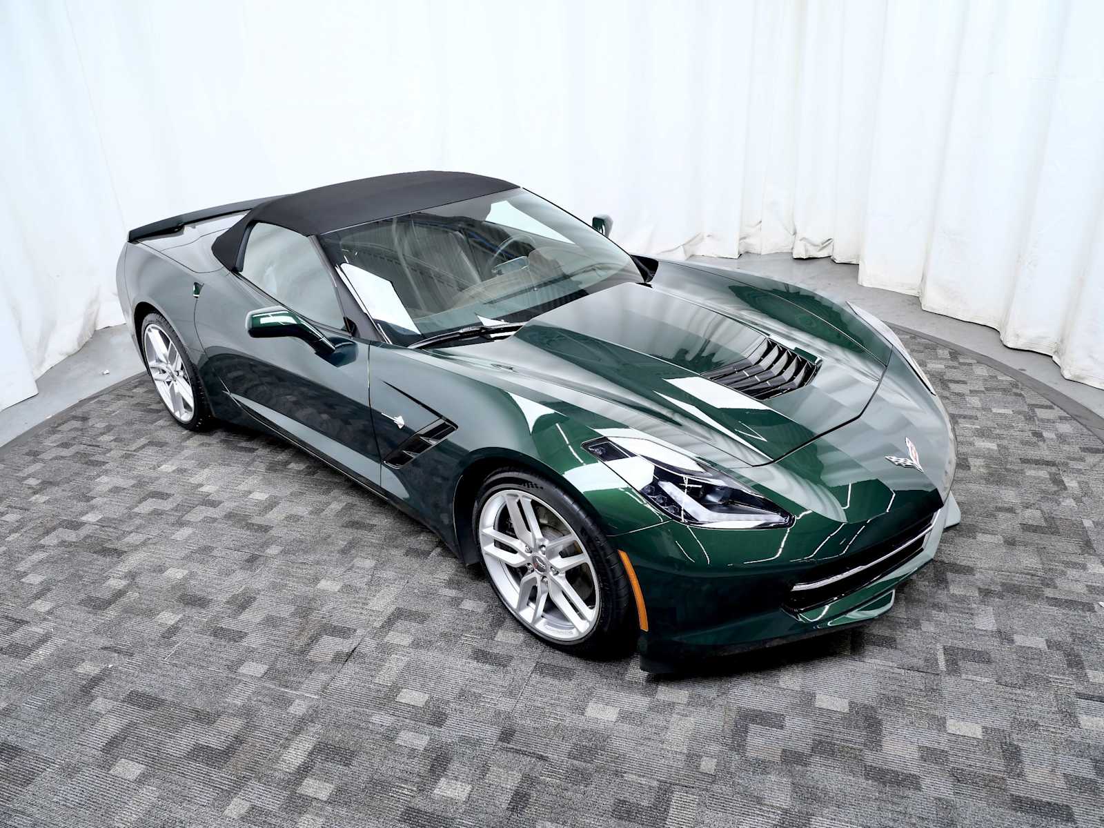 Thumbnail: 2014 Chevrolet Corvette - 10