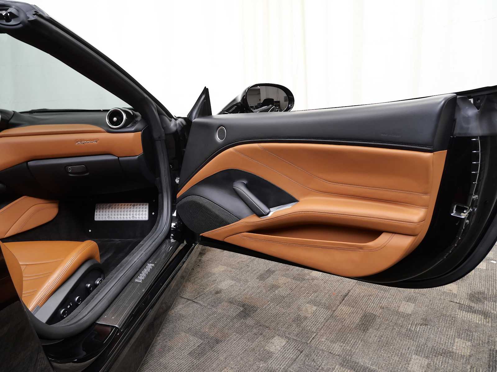 Thumbnail: 2015 Ferrari California - 16