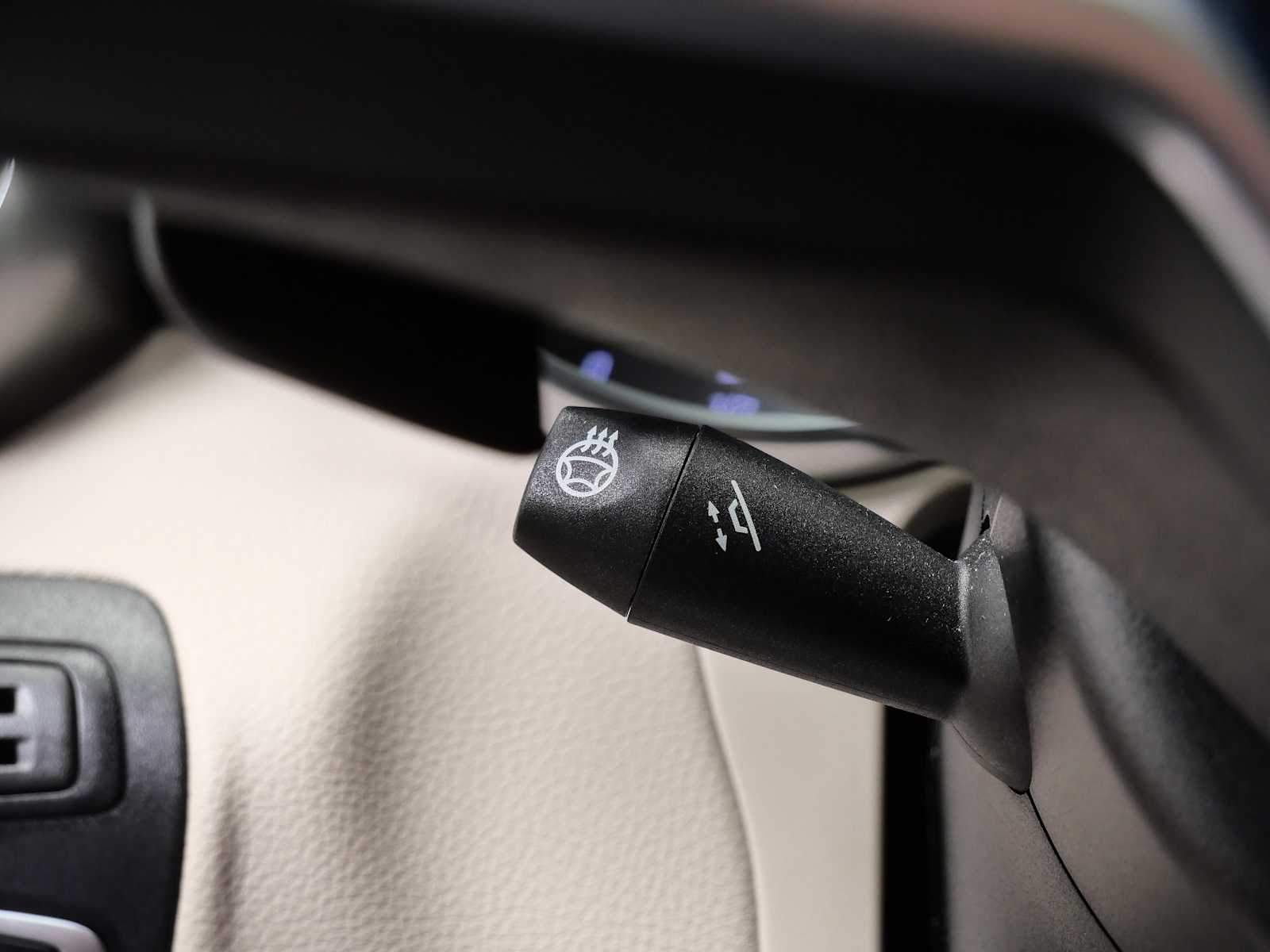 Thumbnail: 2022 Mercedes-Benz GLC - 28