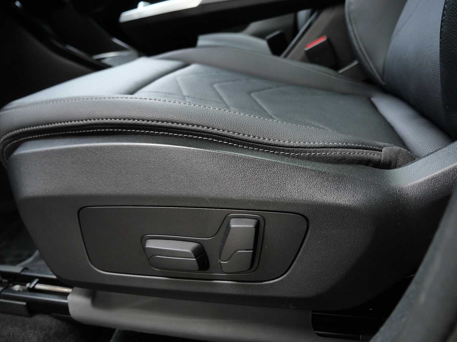 Thumbnail: 2023 BMW X1 - 21