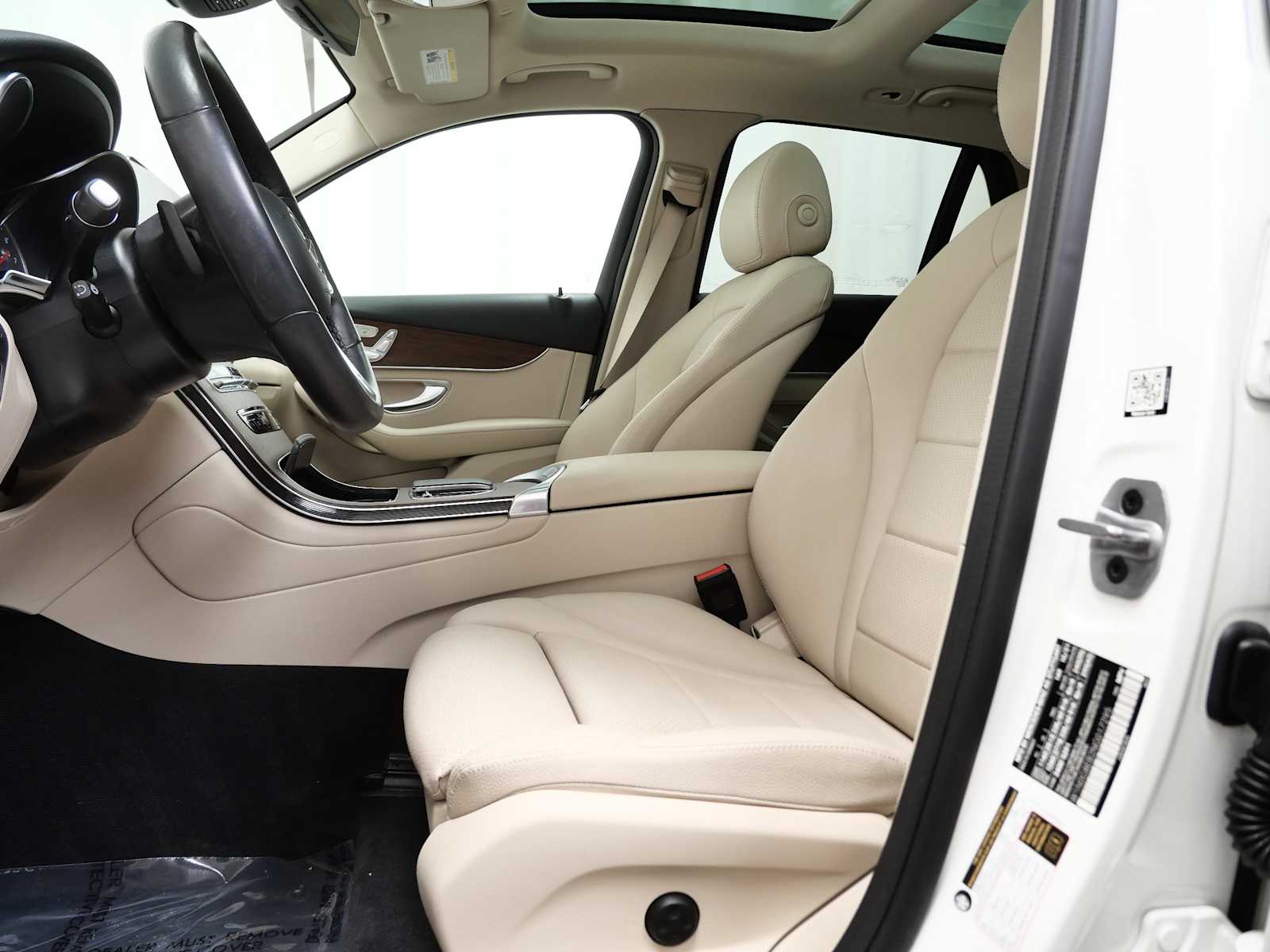 Thumbnail: 2022 Mercedes-Benz GLC - 20