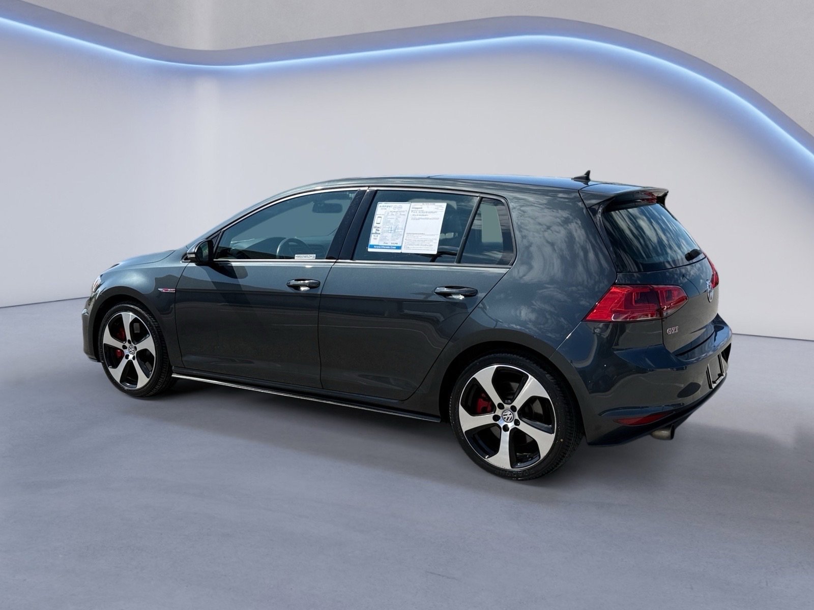 2017 Volkswagen Golf GTI SE photo 4