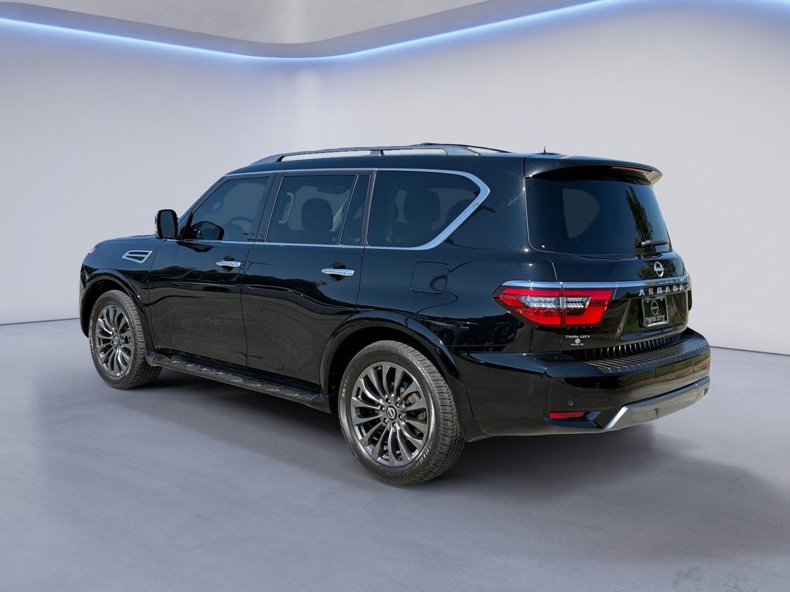 2024 Nissan Armada Platinum photo 2